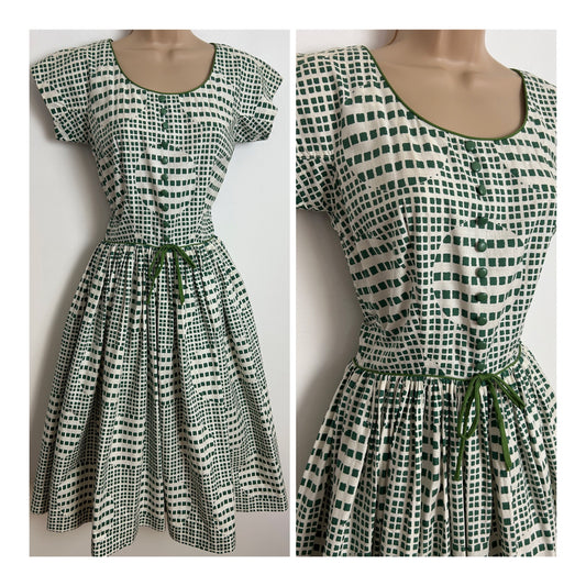 Vintage 1950s CALIFORNIA COTTONS Size 6 White & Green Check Print Bow Detail Gather Pleated Dress