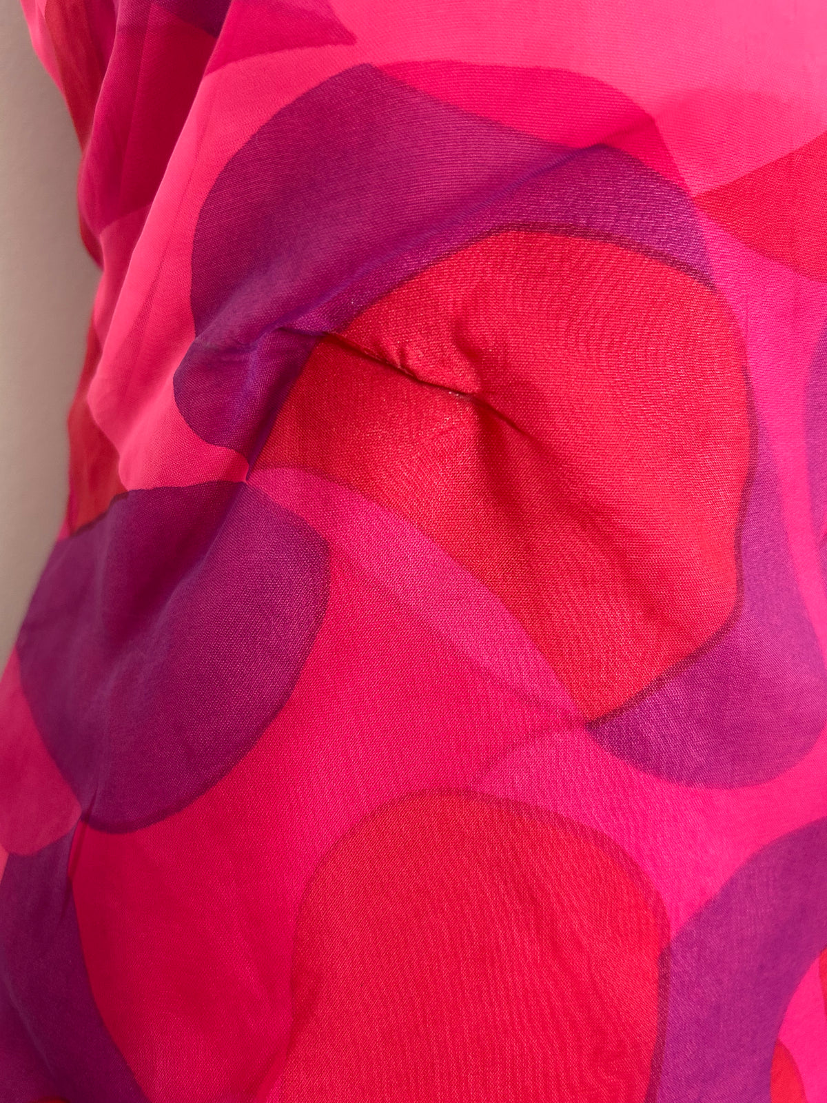 Vintage 1970s Size 10 Pink Tones Abstract Geo Print Sleeveless Midi Occasion Dress