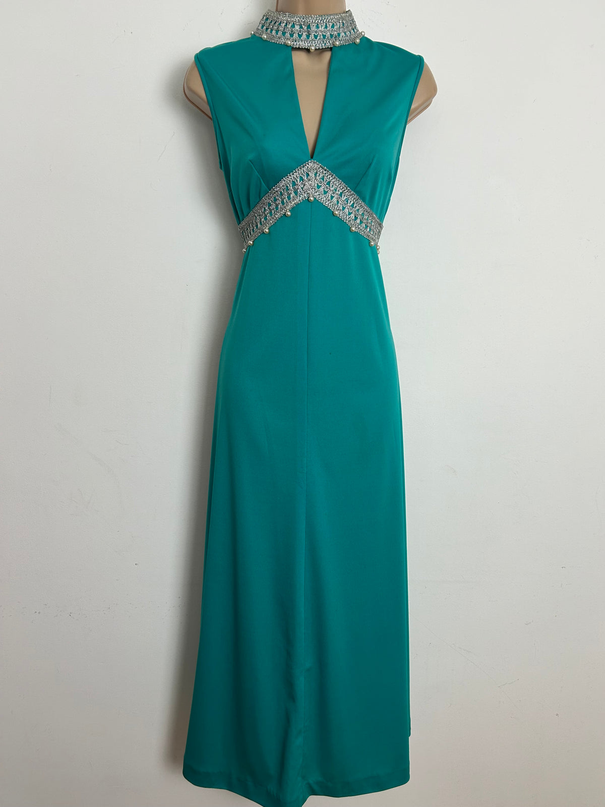Vintage 1970s Size 10 Jade Green Silver Lace Trim Keyhole Sleeveless Occasion Maxi Dress