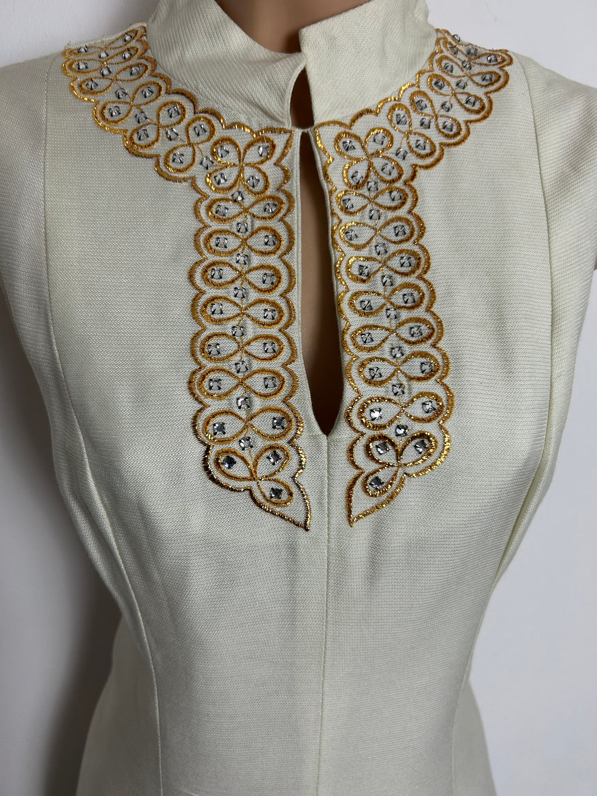 Vintage 1960s WENDY Size 8 Winter White Gold Braid & Diamante Embellished Mod Occasion Shift Dress