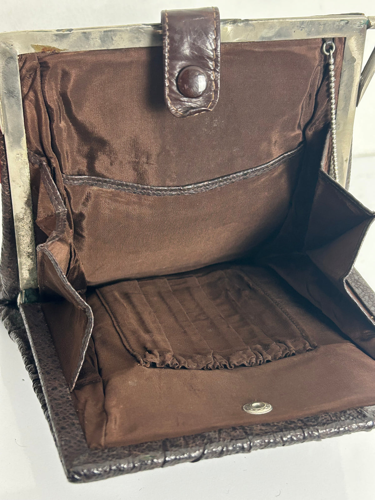 Vintage 1940s Dark Brown Textured Leather & Silver Frame Hand Strap Clutch Bag
