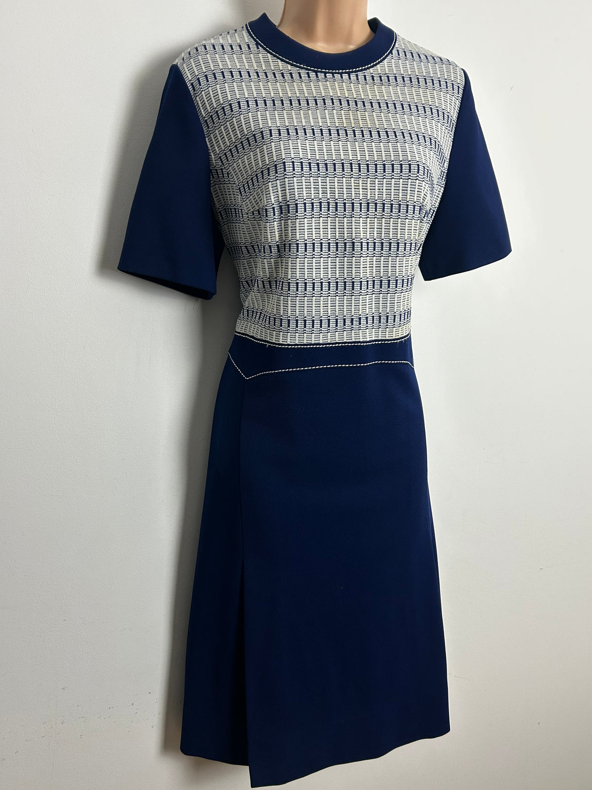 Vintage 1960s Size 14-16 Navy Blue & White Stripe Woven Bodice Detail Mod Shift Dress