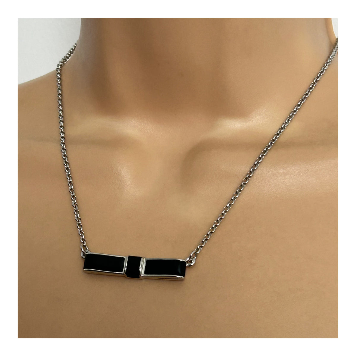 Brand New In Box LULU GUINNESS White Bronze Enamel Bow Necklace