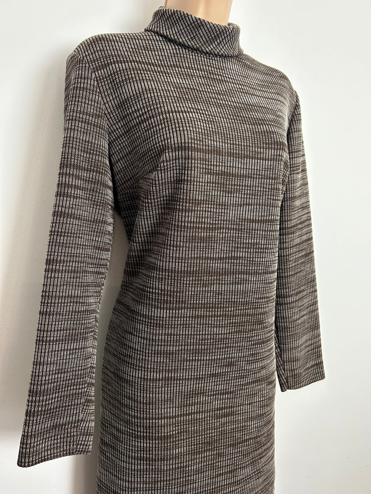 Vintage 1960s BUTTE KNIT Size 12-14 Brown Rib Knit Roll Neck Long Sleeve Shift Dress