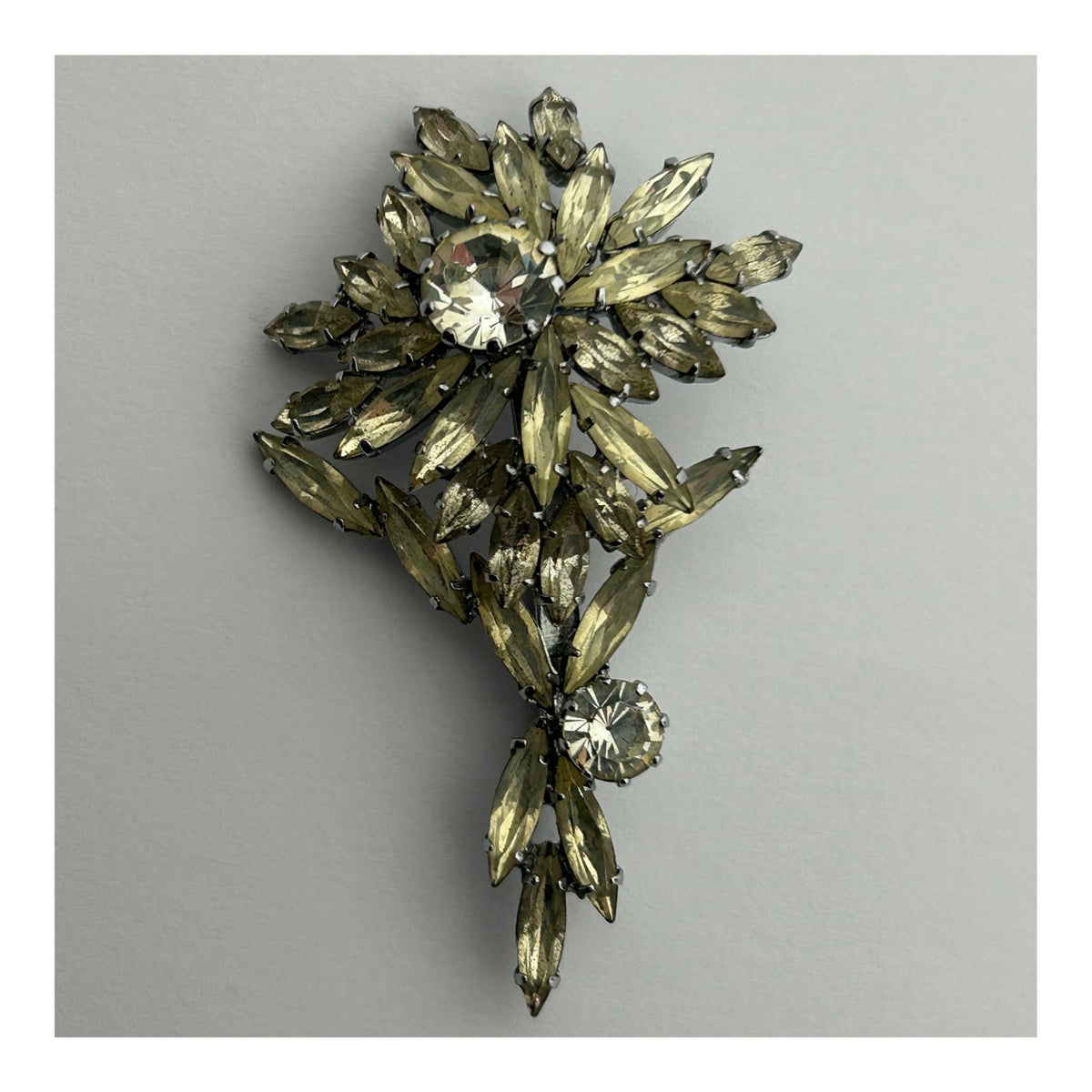 Vintage 1960s Silver Tone Base Metal Glass Stone & Diamante Set Flower Brooch