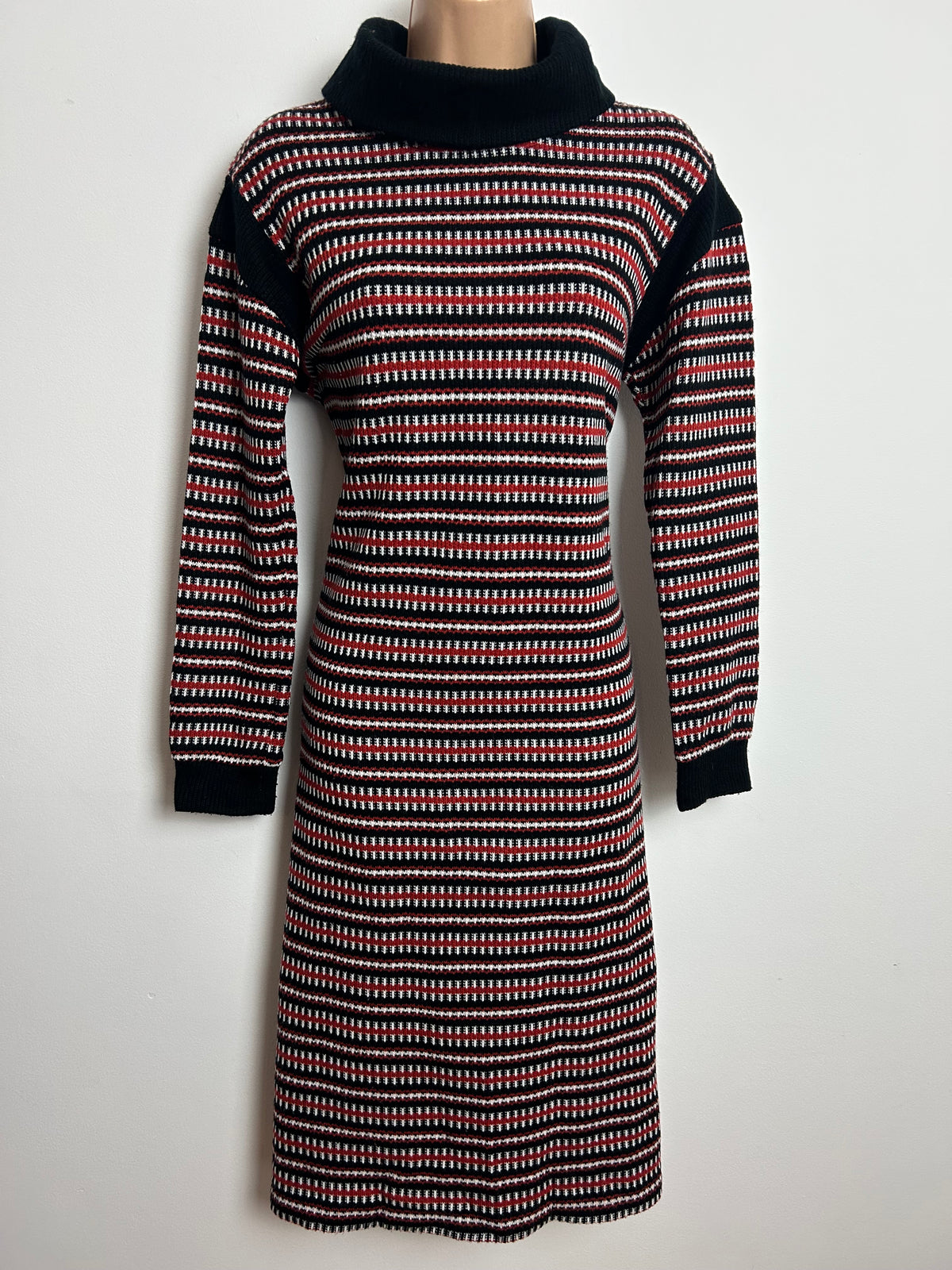 Vintage Late 1970s ST MICHAEL Size 14-16 Black Red & White Stripe Knitted Long Sleeve Shift Jumper Style Dress