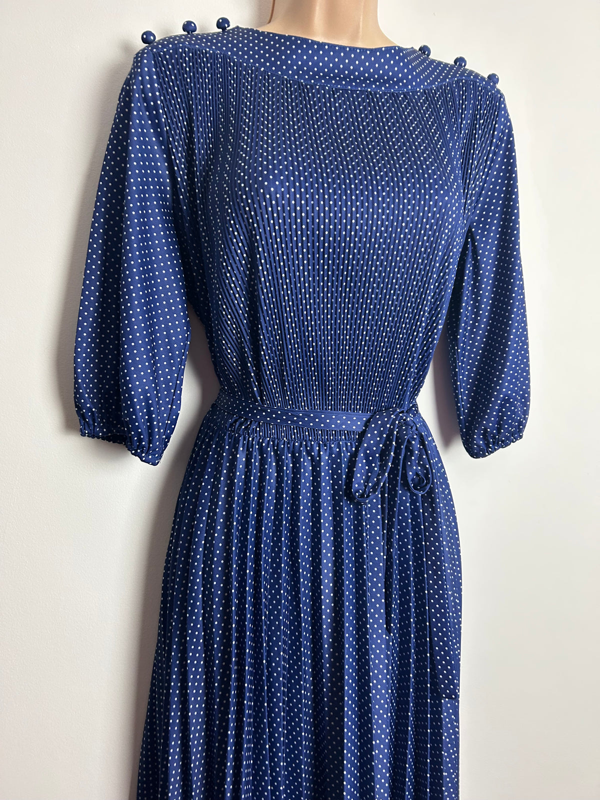 Vintage 1970s Size 10-12 Navy Blue & White Polka Dot Plisse Pleated Boho Belted Maxi Dress