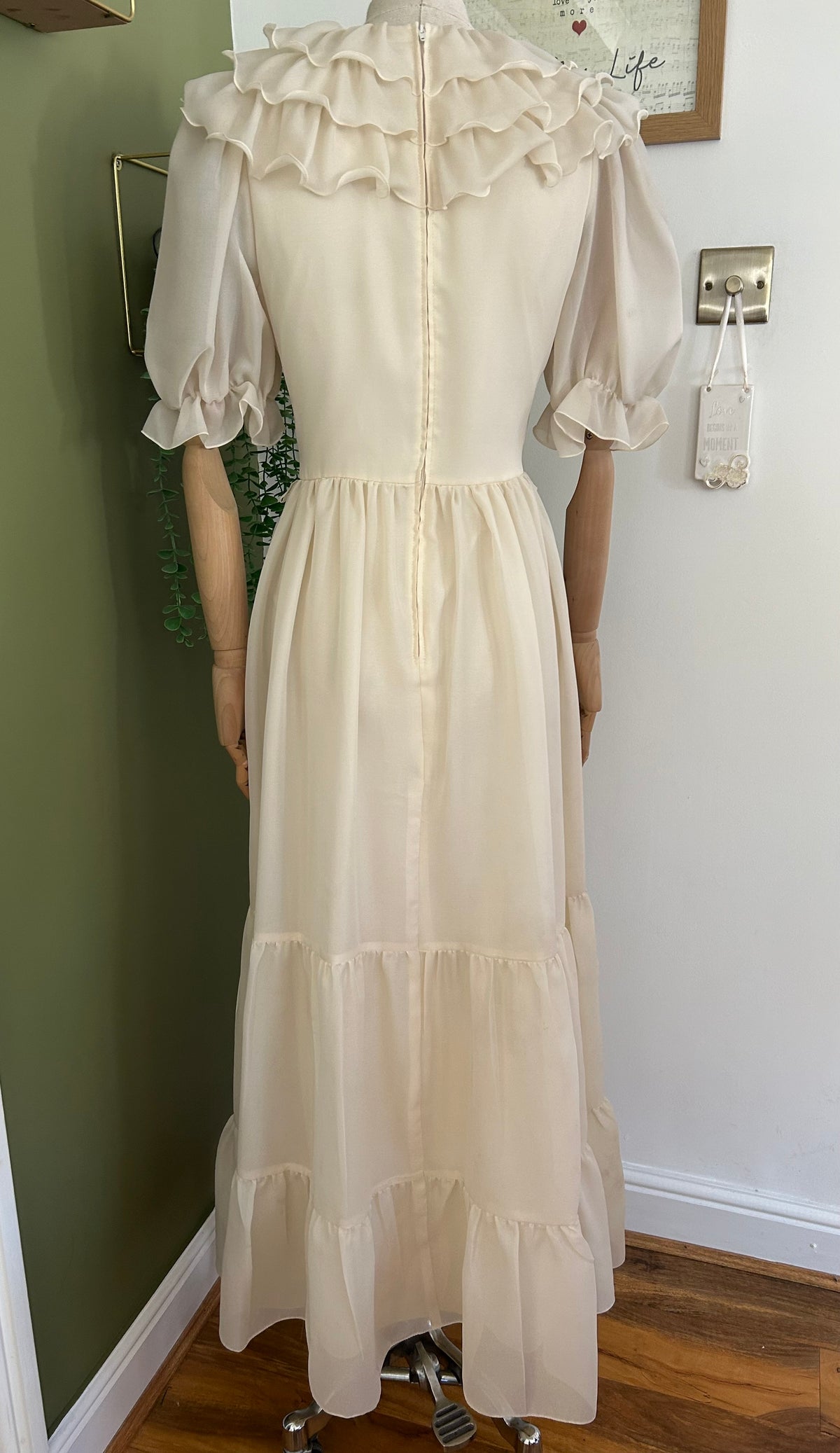 Vintage 1970s LINA C Size 10 Cream Ruffle Layer Boho Prairie Bridal Inspired Summer Maxi Dress