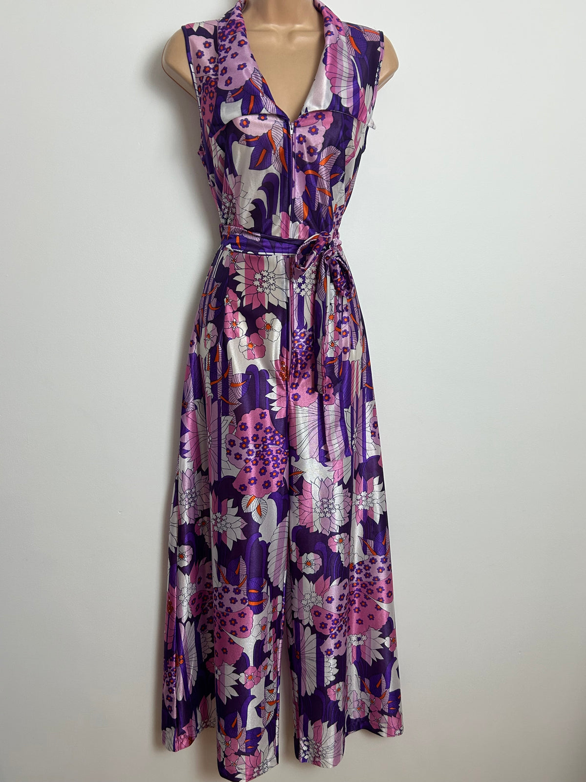 Vintage Early 1970s PIPPA DEE Size 10 Purple & Pink Tones Psychedelic Wide Leg Belted Jumpsuit