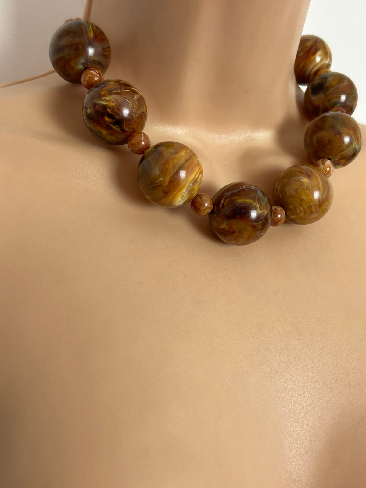 Vintage 1960s Very Chunky Marble Effect Large Bead Choker Necklace