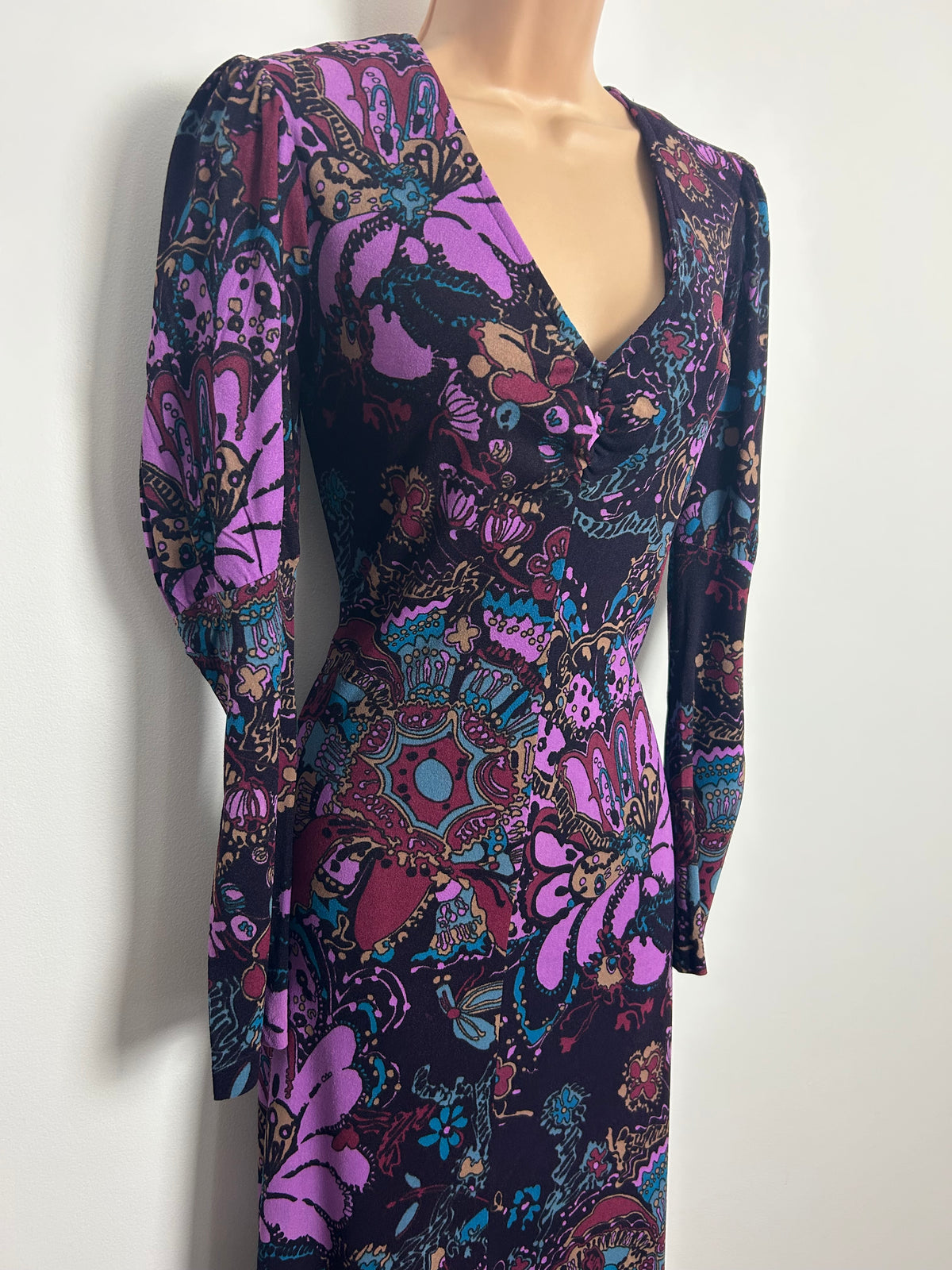 Vintage 1970s Size 10 Black-Purple Pink & Beige Abstract Print Juliet Sleeve Maxi Dress