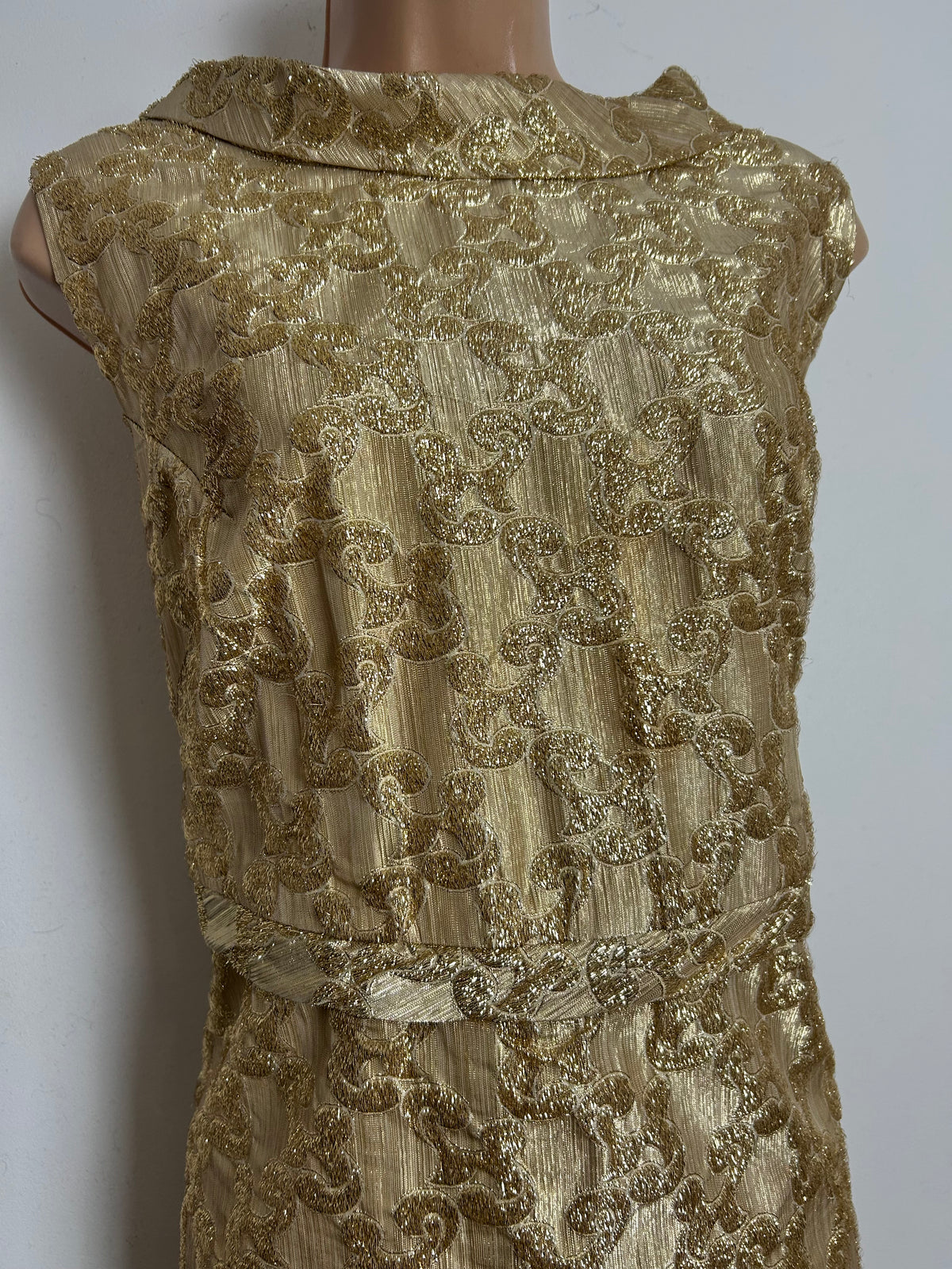 Vintage 1960s Size 14 Metallic Gold Sleeveless Christmas Party Occasion Midi Dress
