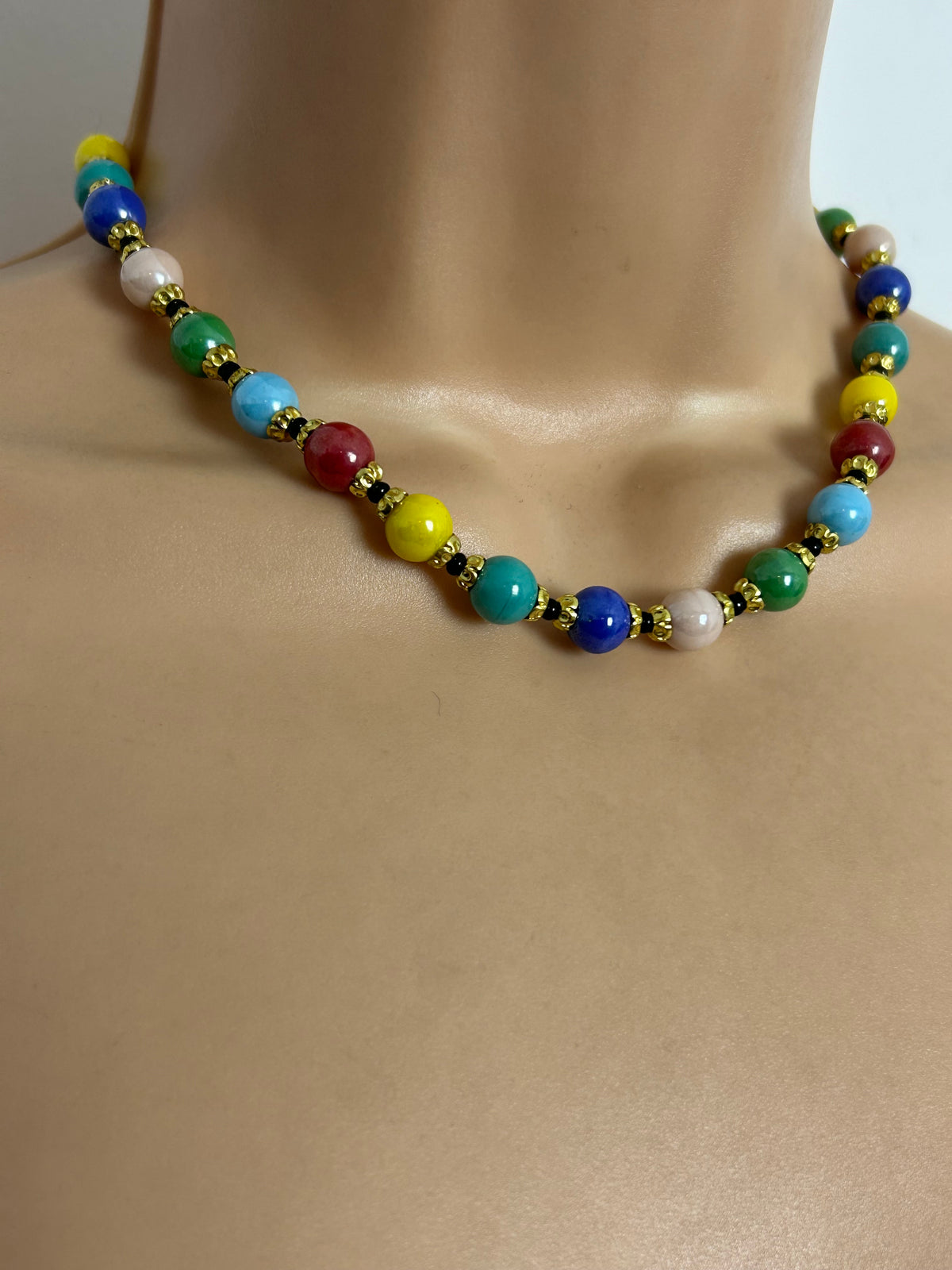 Vintage 1960s Lovely Multicolour Glass Bead Choker Necklace