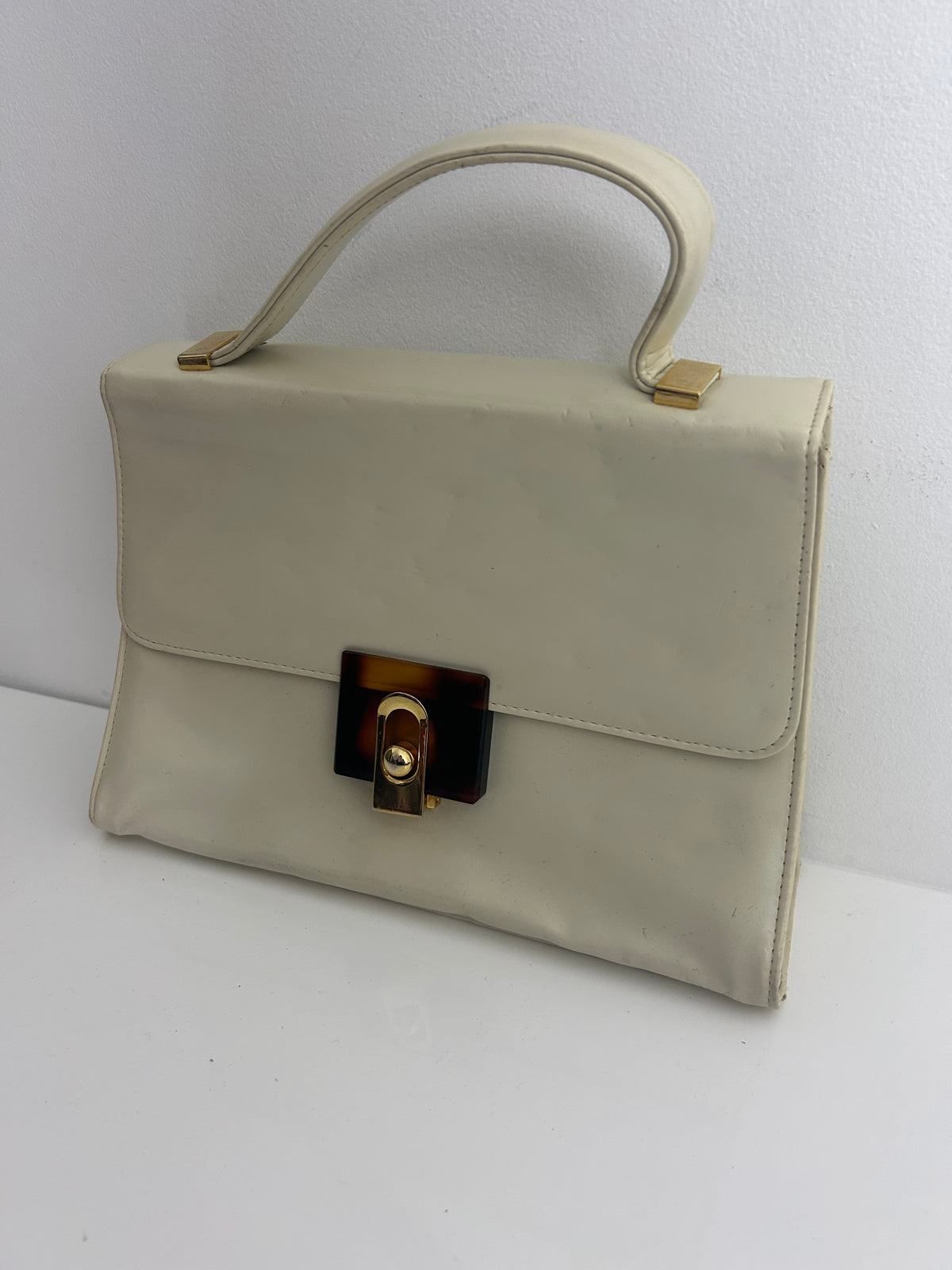 Vintage 1960s Cream Leather Handbag/Shoulder Bag With Tortoiseshell & Gold Metal Clasp