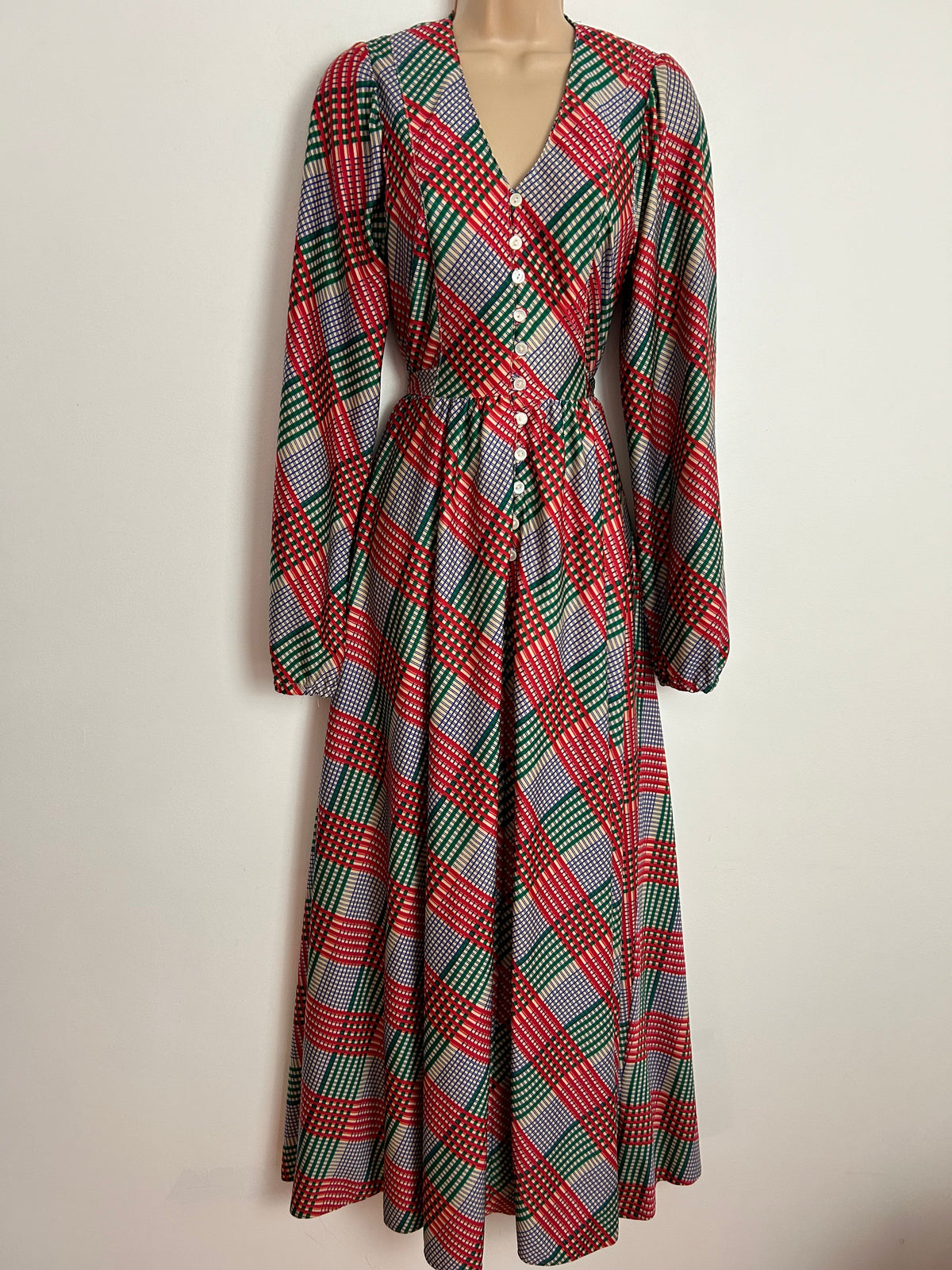 Vintage 1970s BETTY BARCLAY UK Size 8 Green Red Beige & Blue Check Print Long Sleeve Tie Back Maxi Dress