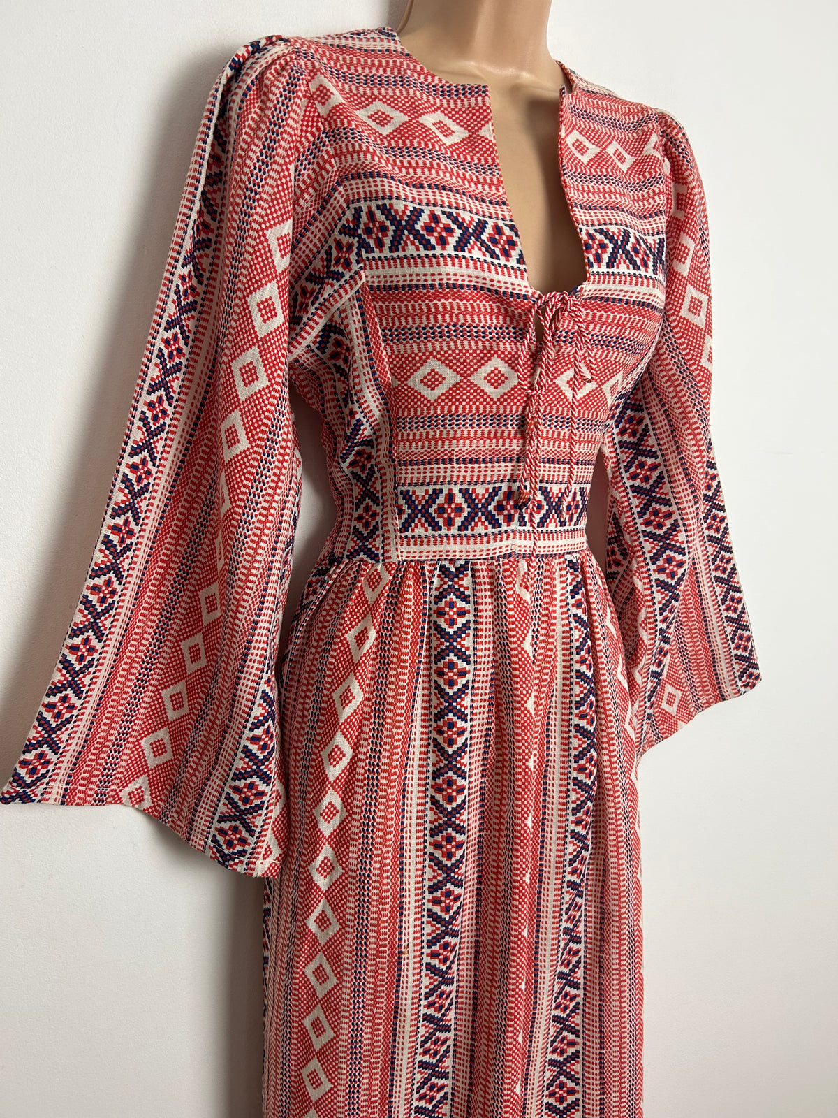 Vintage 1970s Size 8 Red White & Blue Abstract Print Cotton Mix Notch Neck Maxi Dress