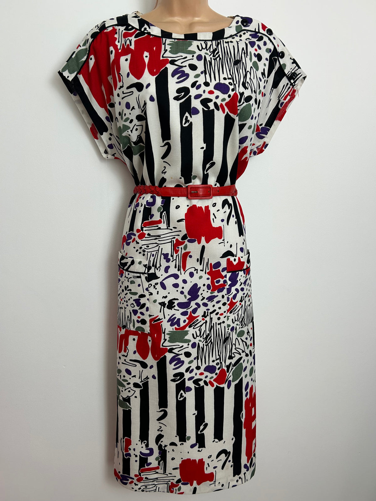 Vintage 1980s Size 16 White Red Black Purple Abstract Print Belted Straight Fitting Day Dress