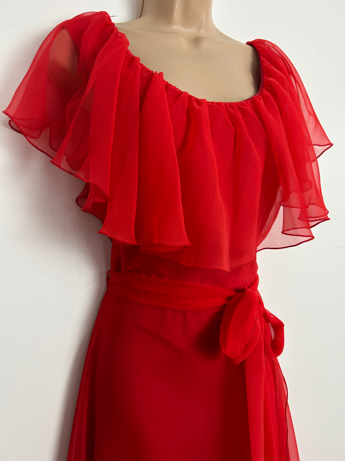 Vintage 1970s VERA MONT PARIS Size 8 Red Cape Sleeve Belted Occasion Maxi Dress