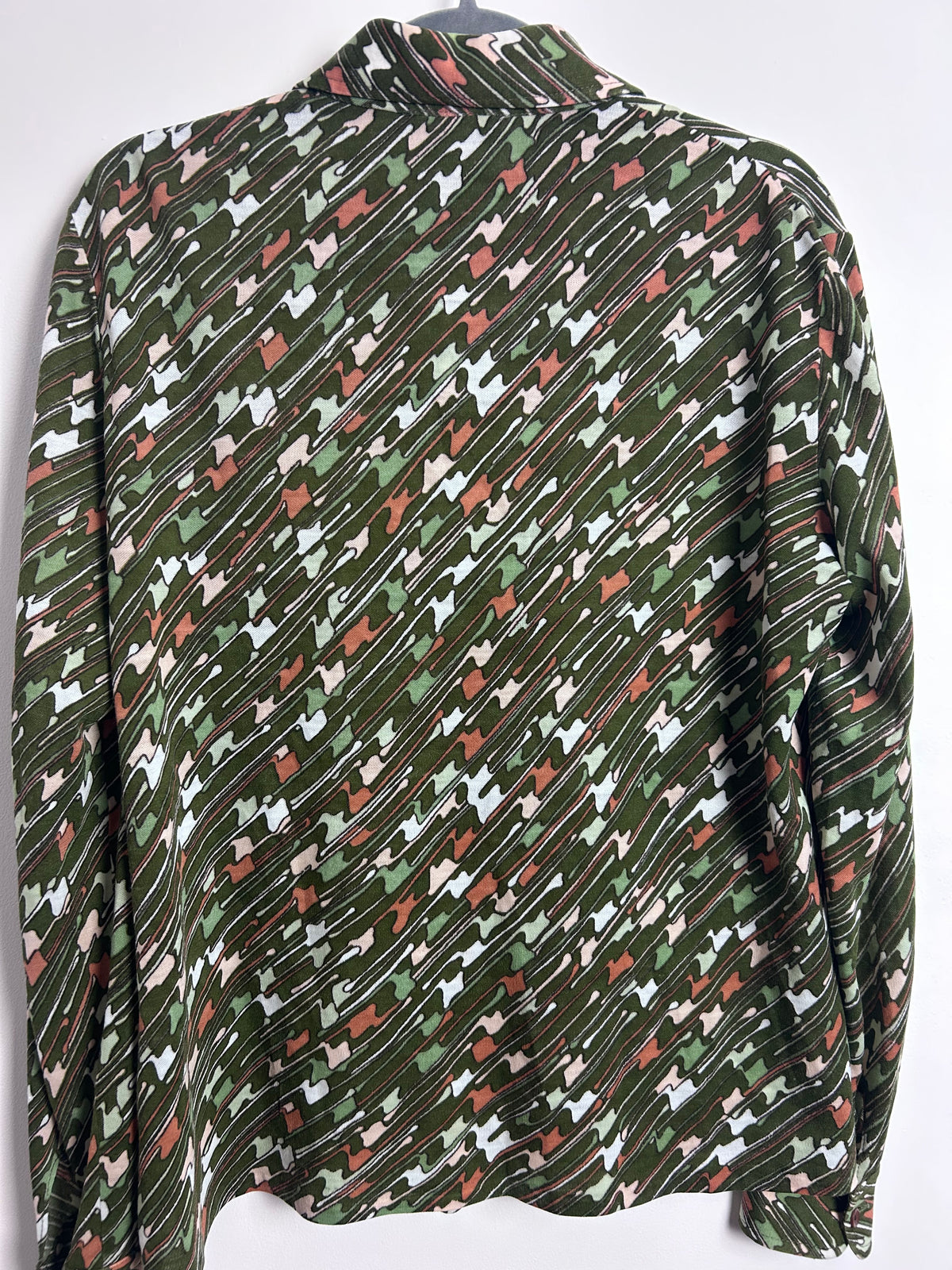 Vintage 1970s TRICOSA UK Size 14-16 Dark Green Abstract Stripe Print Long Sleeve Shirt