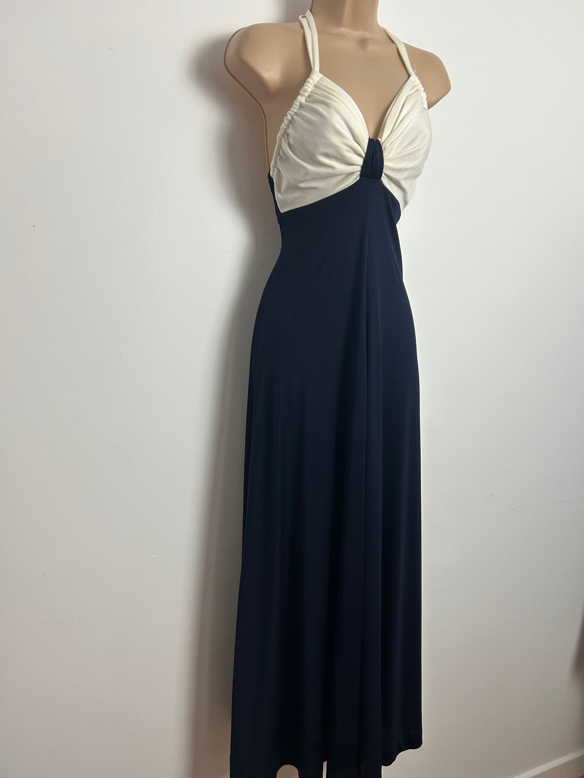 Vintage 1970s JOHN MARKS BY ANNE TYRRELL Size 6 Navy Blue & Cream Halter Summer Occasion Maxi Dress