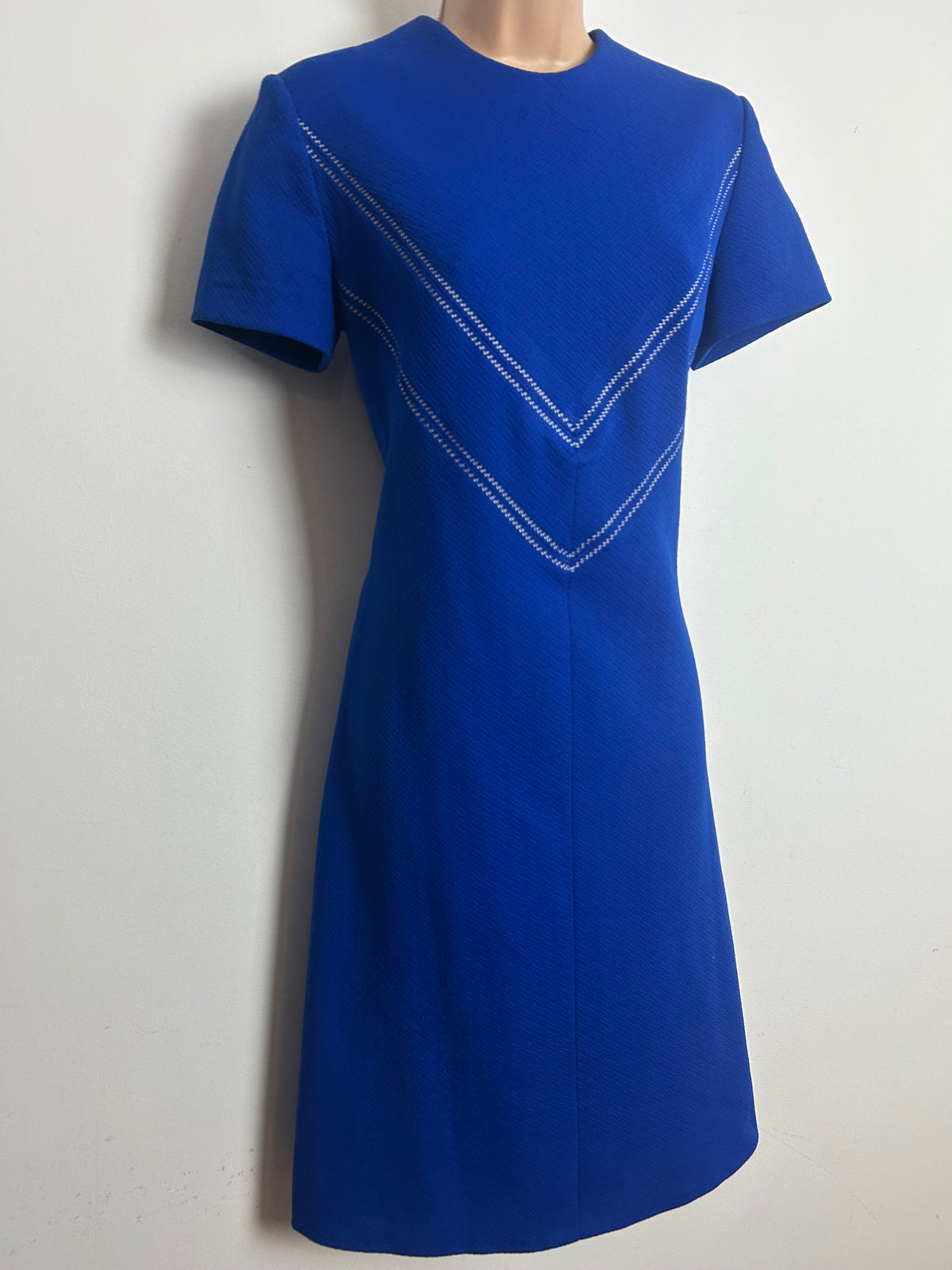 Vintage 1960s Size 10 Blue White Stich Pattern Crimplene Mod Shift Dress