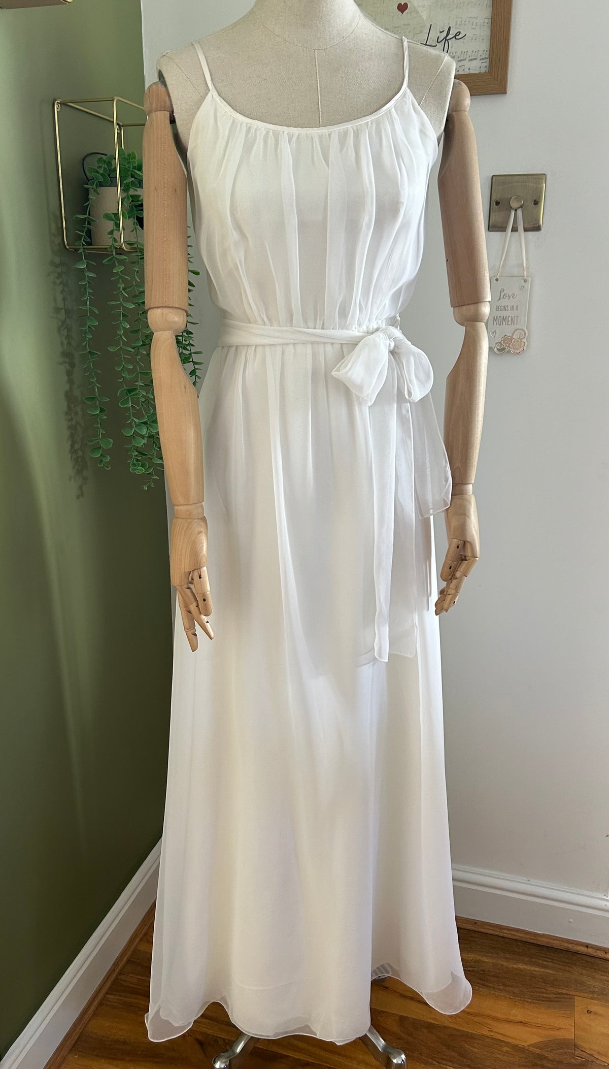 Vintage 1970s Size 6 VERA MONT White Chiffon Strappy Belted Maxi Dress