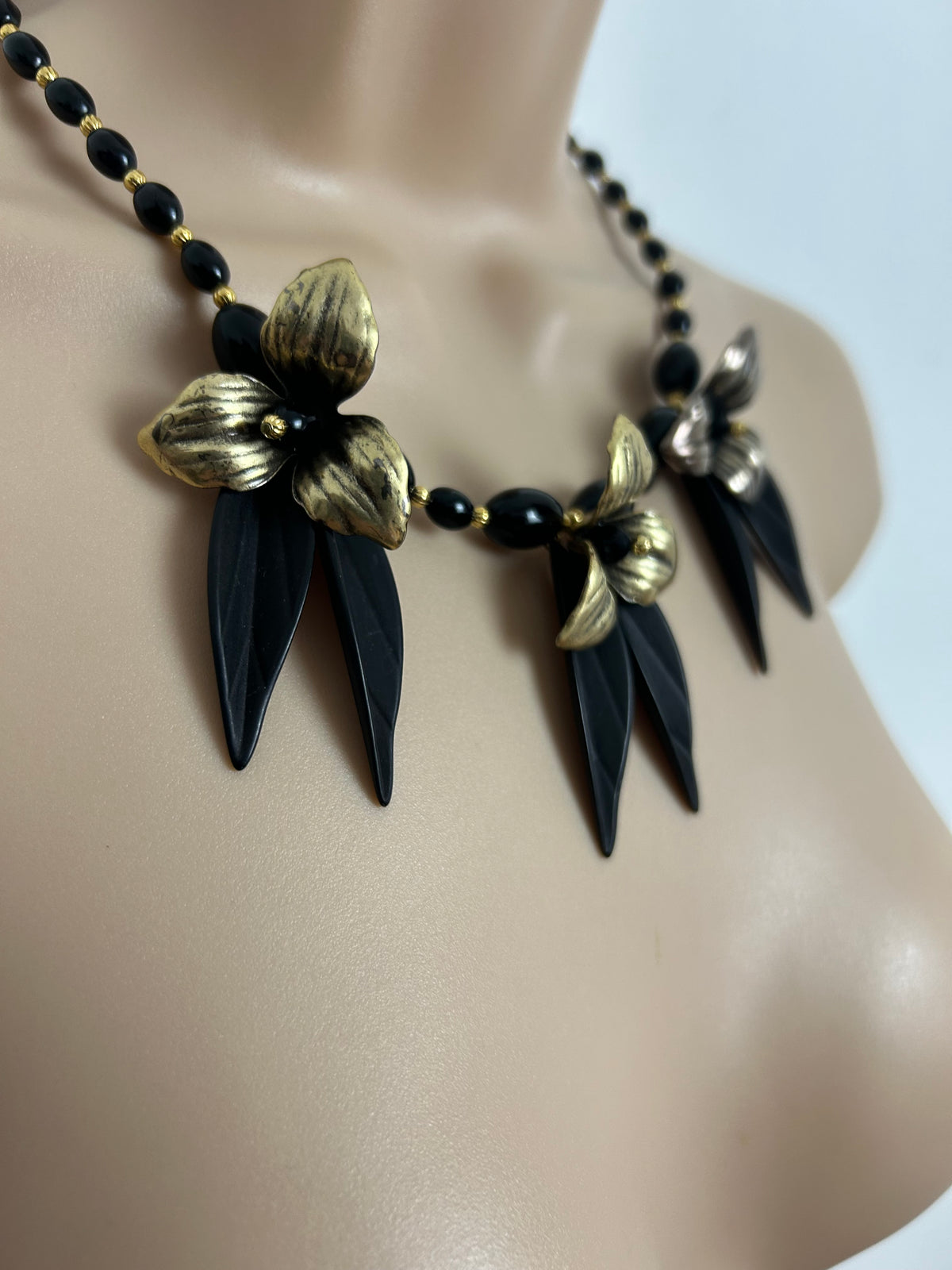 Vintage Black & Gold Colour Three Flowers Beaded Choker Style Necklace