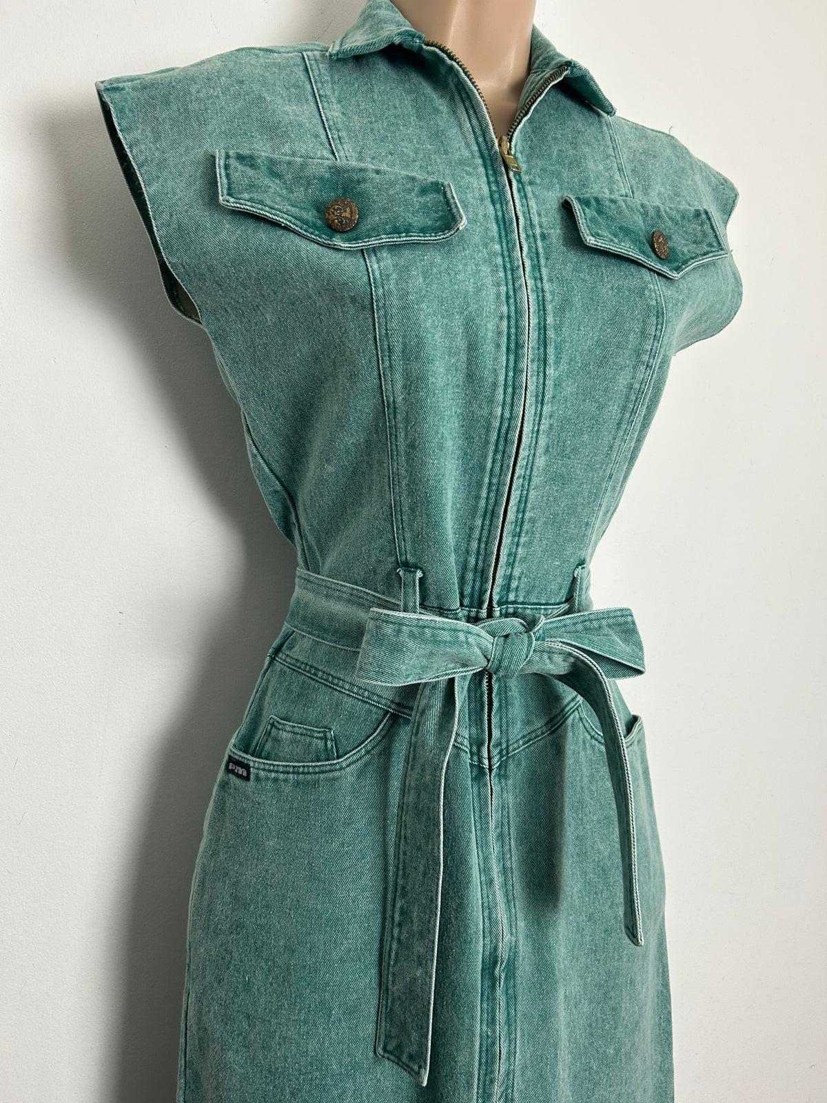 Vintage 1980s Size 8 Fab Green Denim Sleeveless Zip Fronted Belted Day Dress