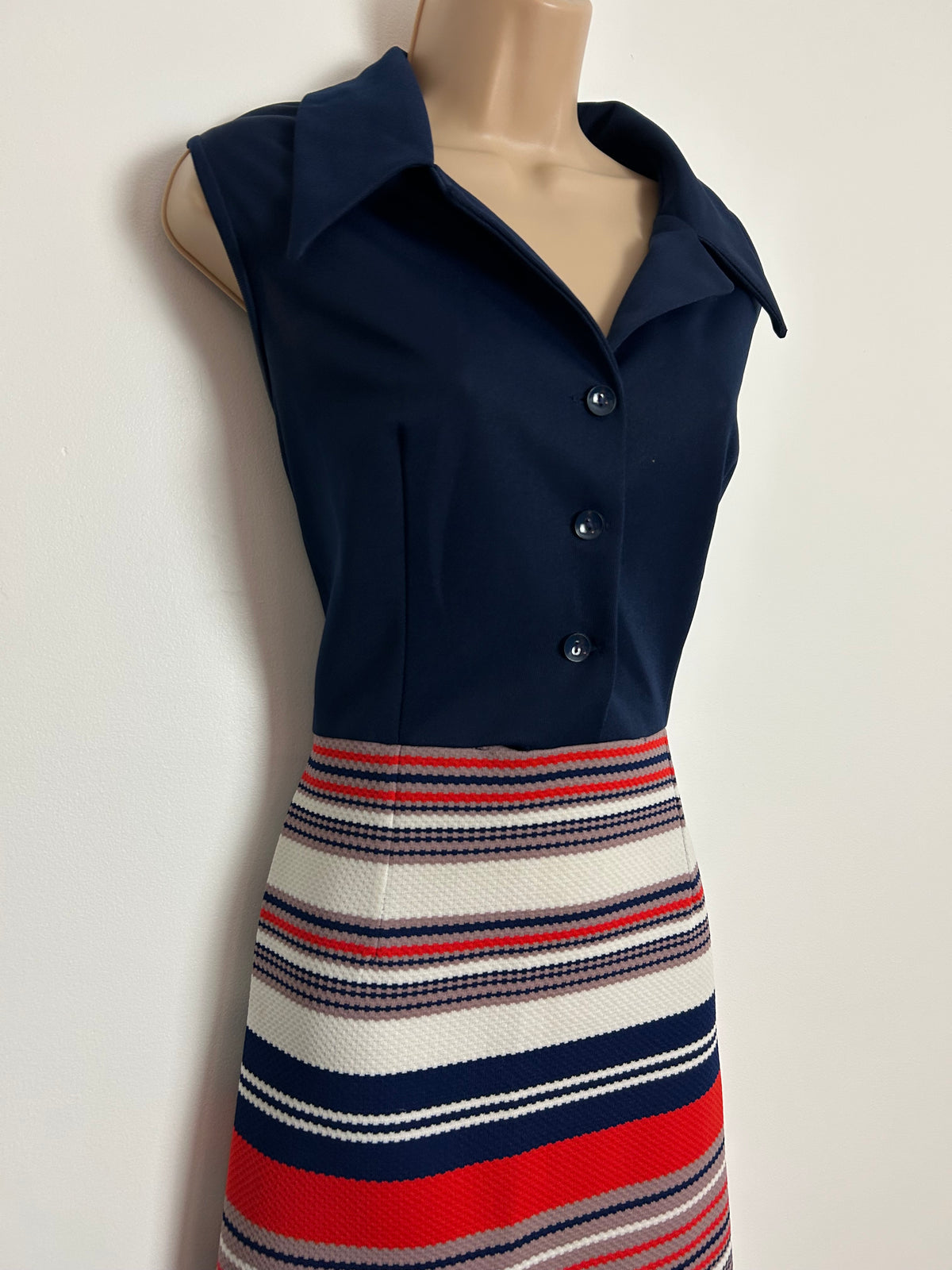 Vintage 1970s DANDI BY BERKERTEX UK Size 14 Navy Blue Red Beige & White Stripe Print Maxi Dress