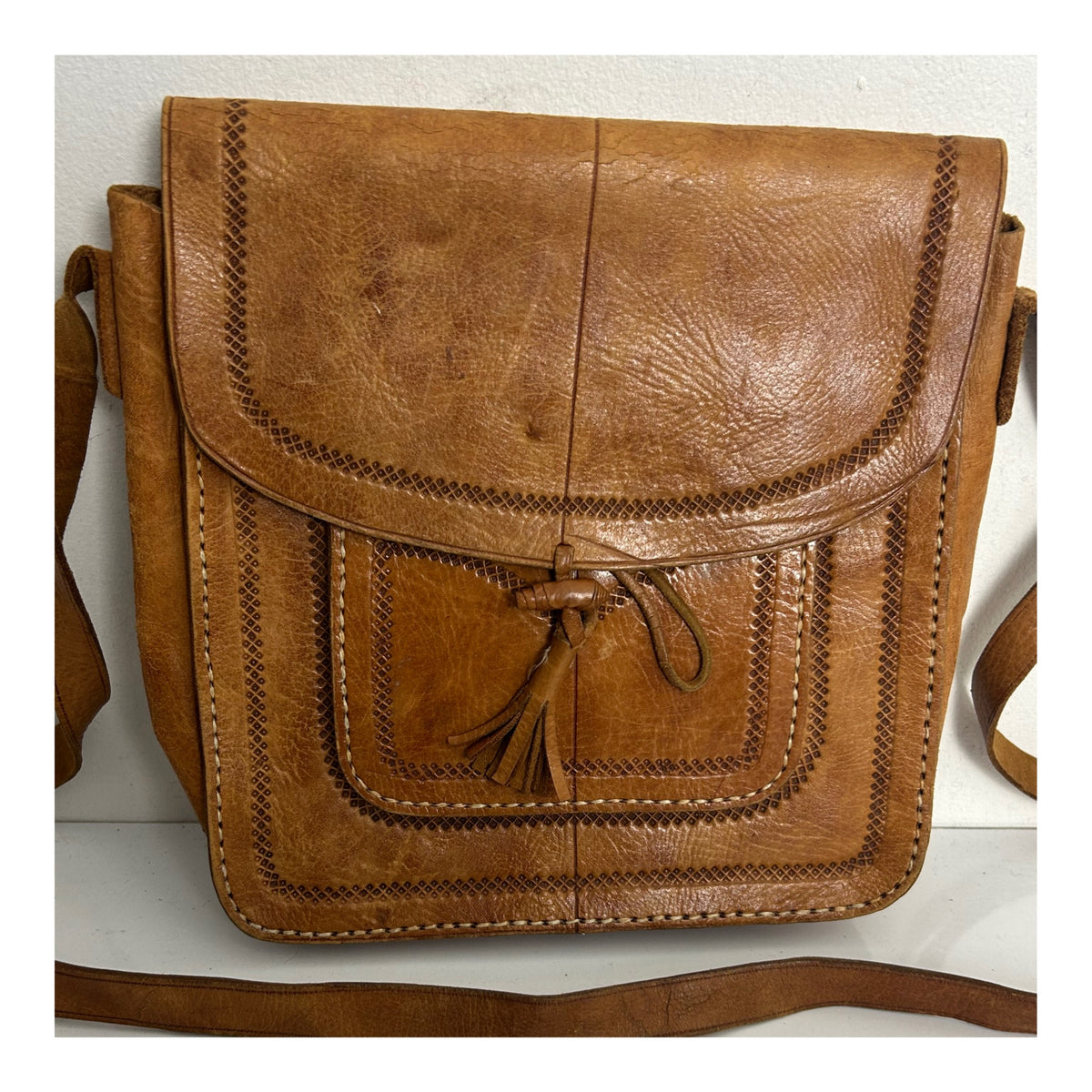 Vintage 1970s Tan Brown Real Leather Tooled Detail Satchel Saddle Handbag
