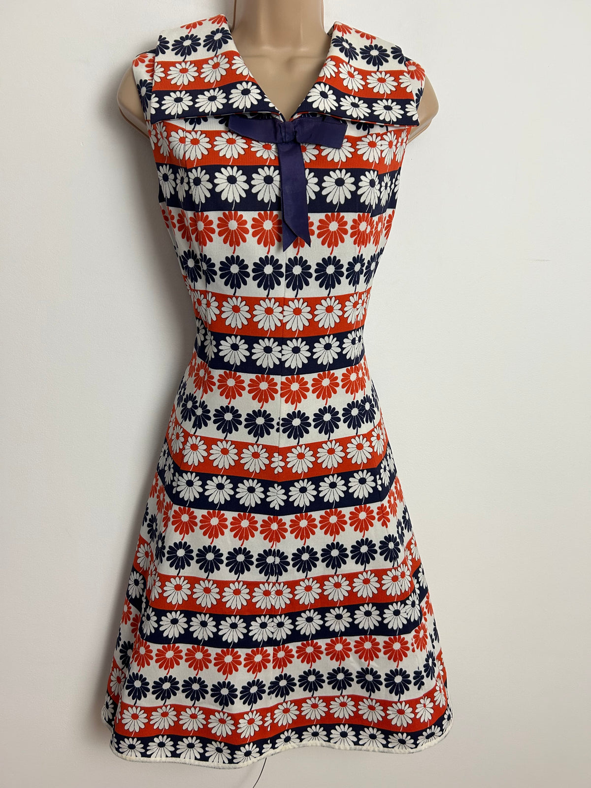 Vintage 1960s ST MICHAEL Size 10-12 White Red & Blue Stripe & Daisy Print Wide Collared Bow Detail Mod Dress