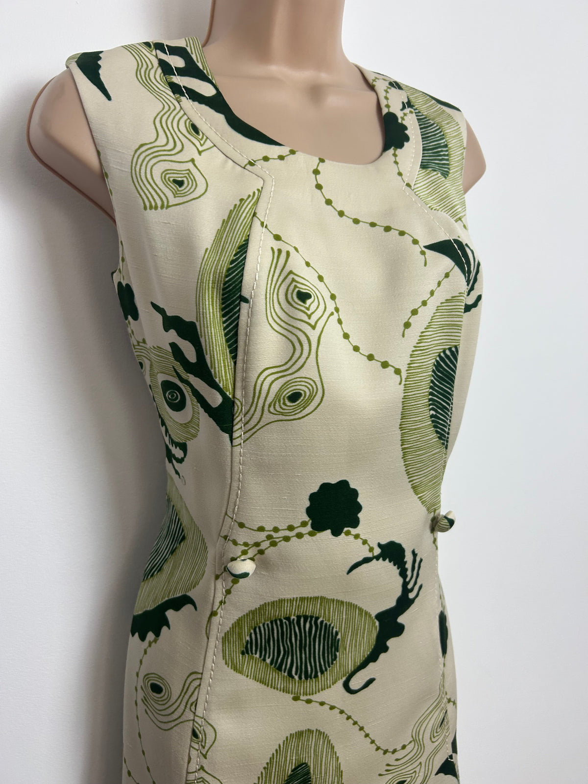 Vintage 1960s Size 12 Cream & Green Abstract Print Sleeveless Mod Shift Dress