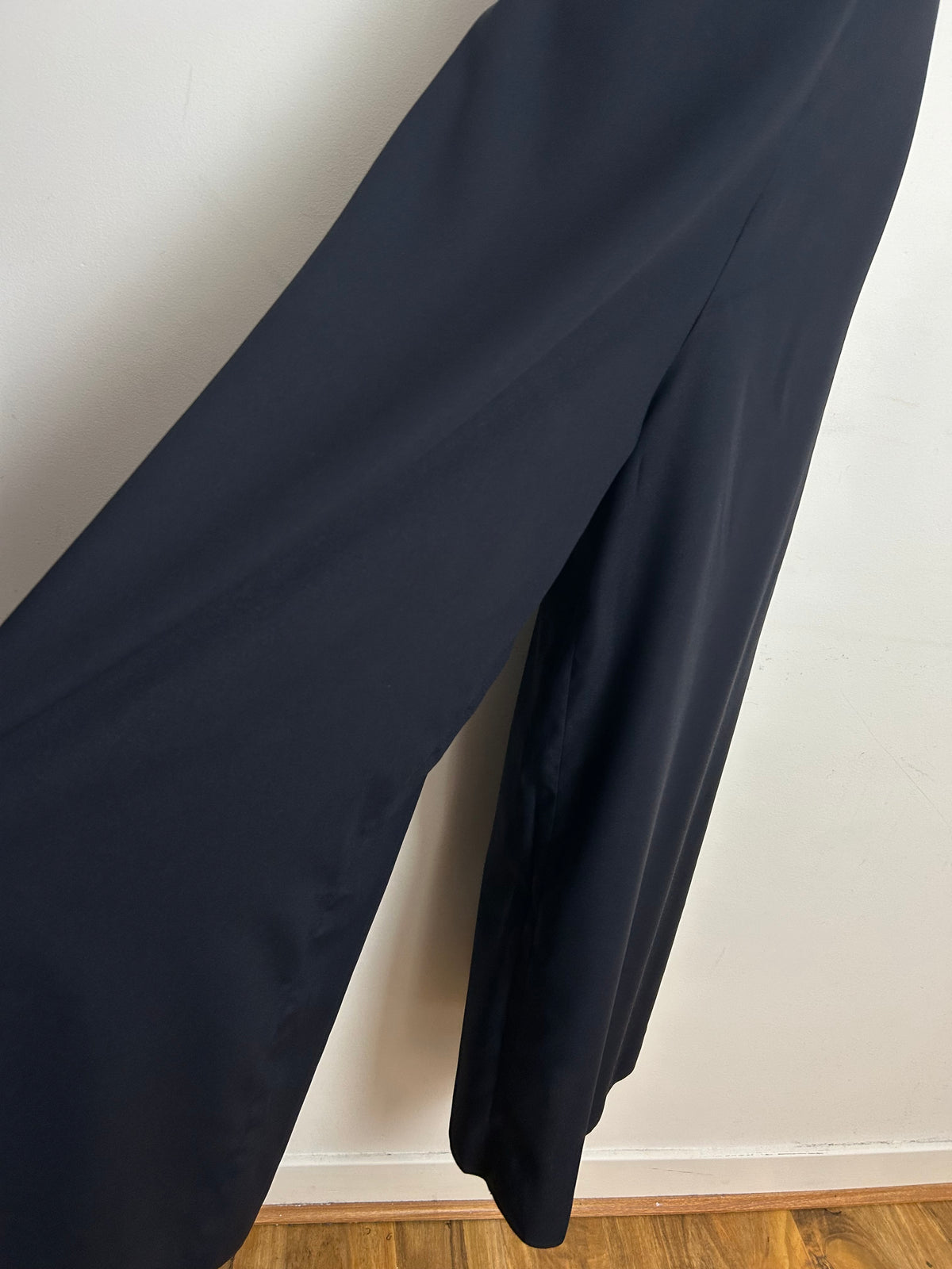 Vintage 1970s Size 10-12 Black Sleeveless Wide Leg Classic Jumpsuit