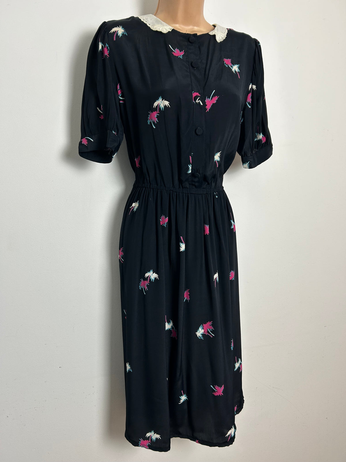 Vintage 1980s Size 10-12 Black Pink & White Palm Tree Print 1940s Style Day Dress