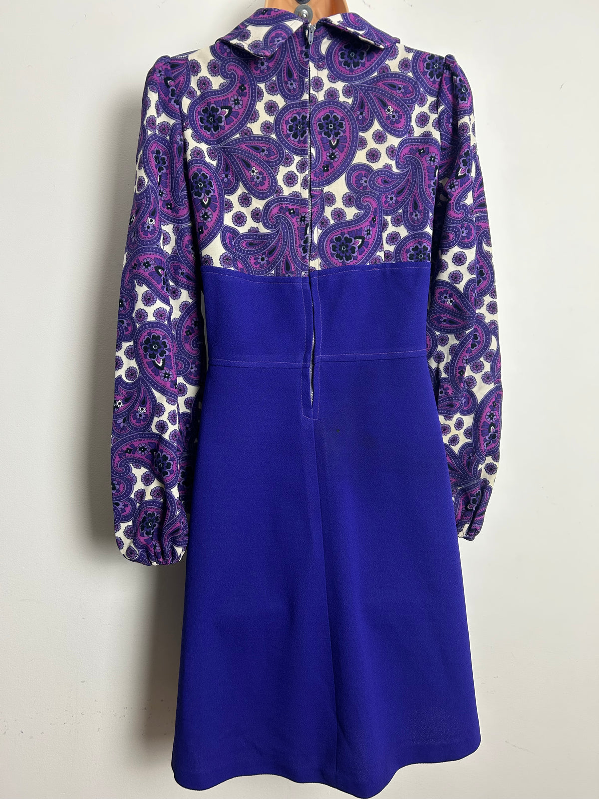 Vintage 1960s Size 12 Purple & White Paisley Print Beagle Collar Long Sleeve Mod Dress
