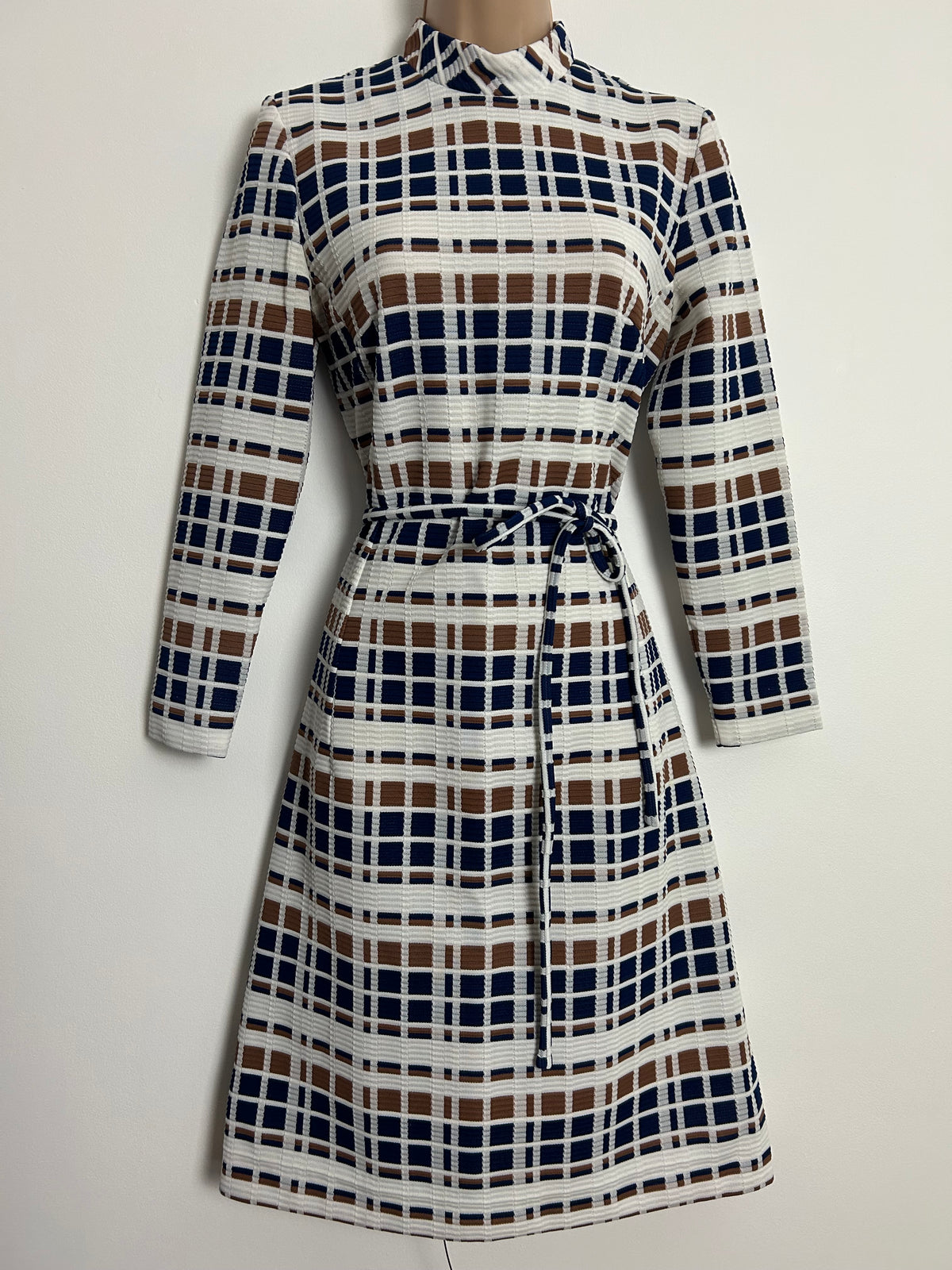 Vintage 1970s ELIZABETH TEES UK Size 10 White Brown Navy Blue Check Print Belted Mod Dress