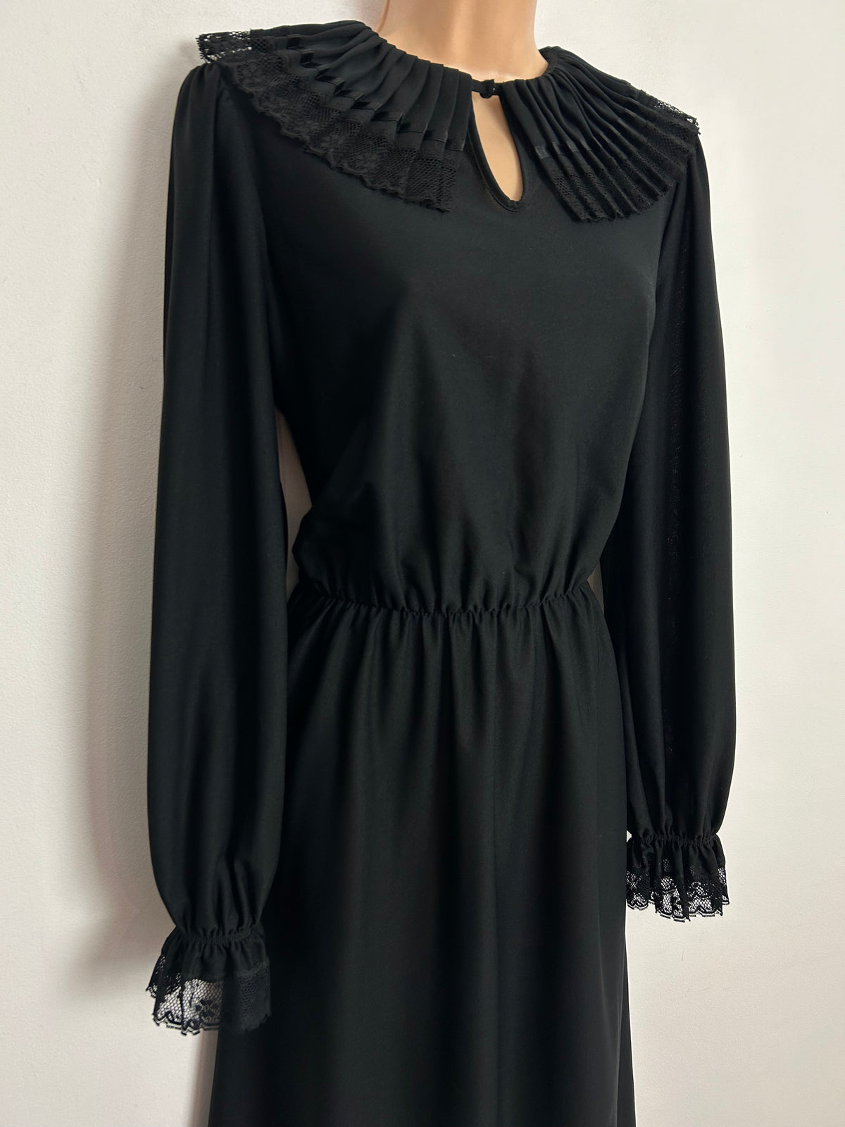 Vintage 1980s ST MICHAEL UK Size 12-14 Black Pleated Lace & Ribbon Trim Collar Long Sleeve Day Dress