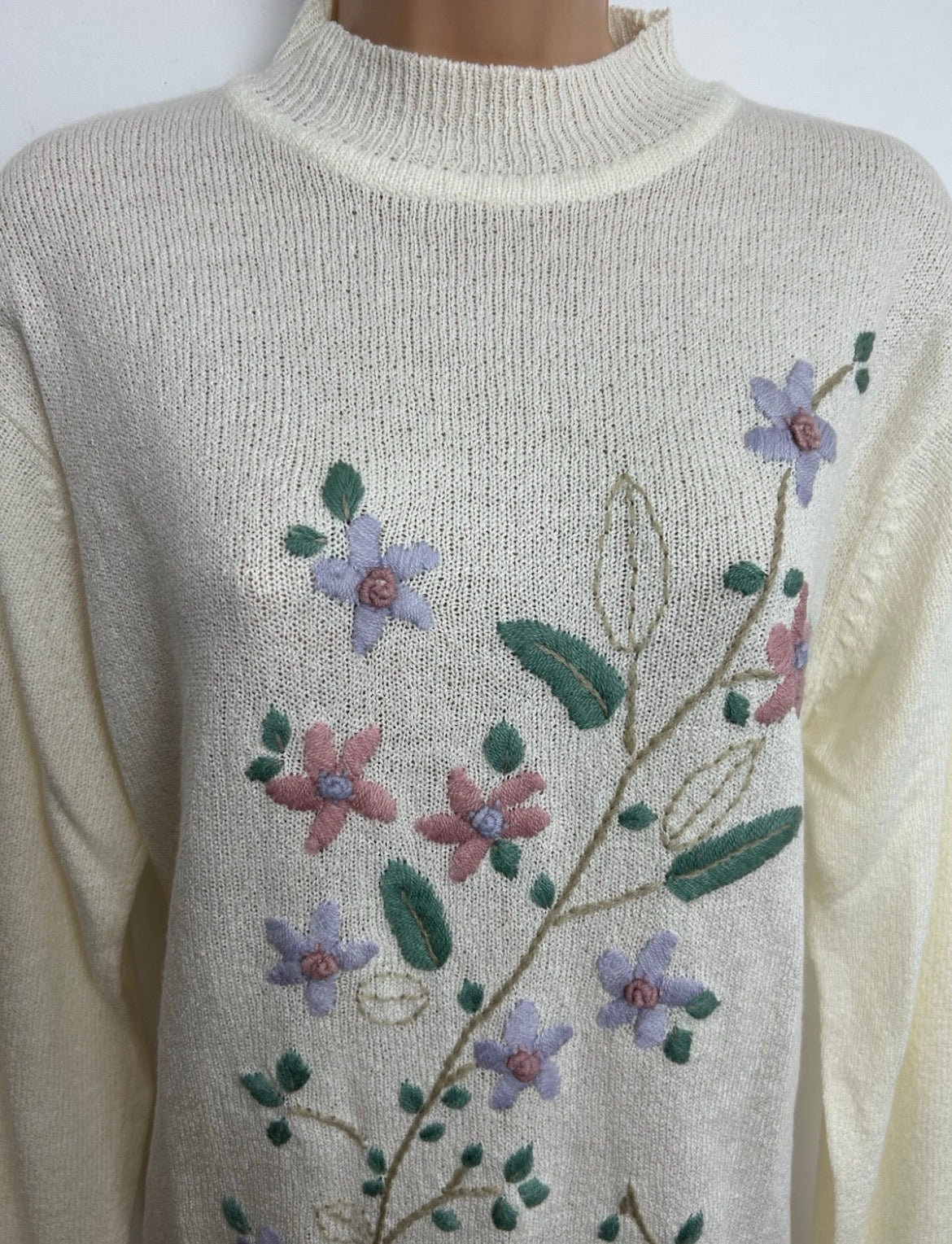 Vintage 1980s CLASSICS Size 14-16 Winter White Floral Embroidered Cottage Core Jumper