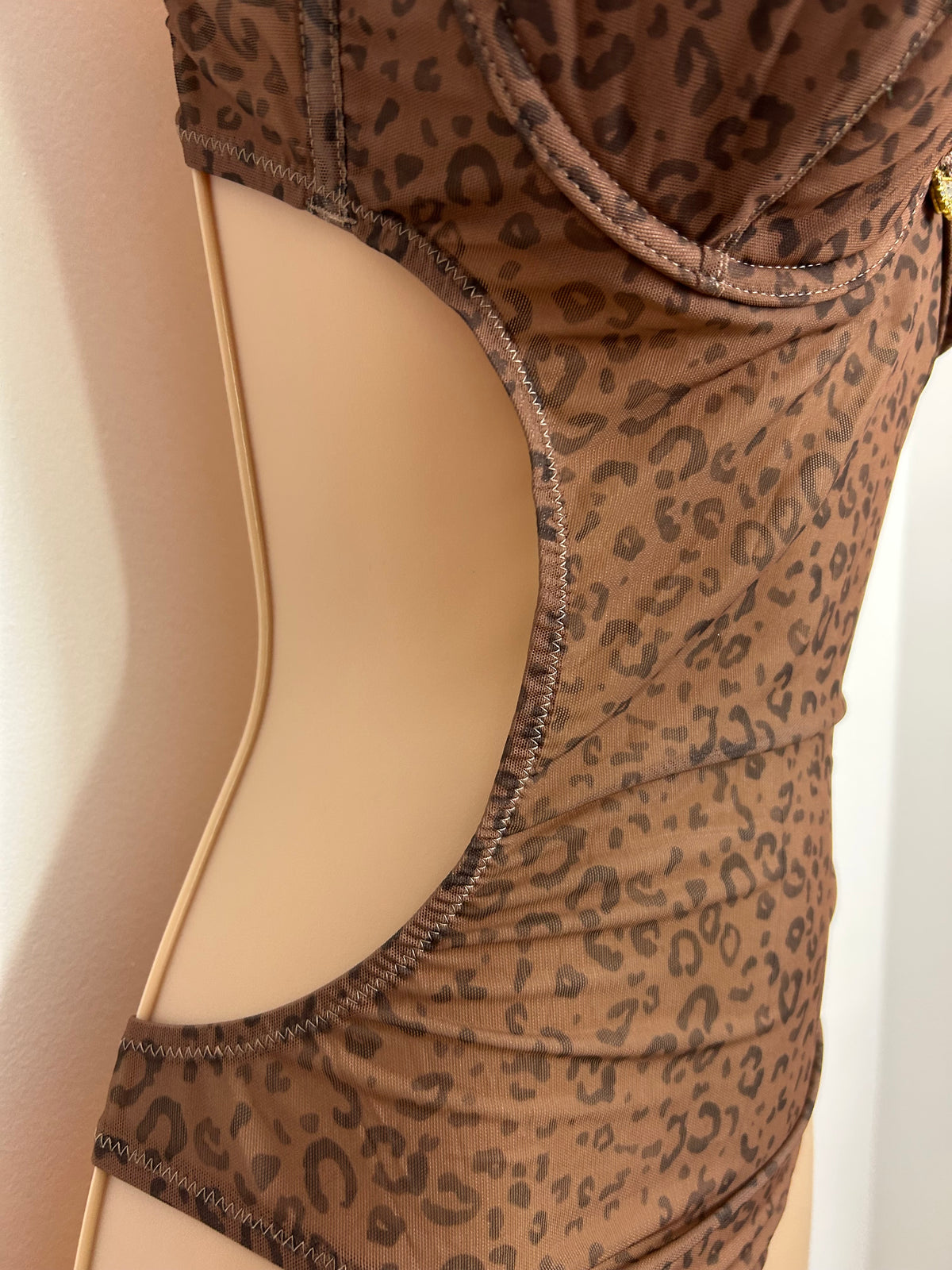 Vintage Y2K BNWT PIERRE CARDIN Size 36B Leopard Print Bodysuit
