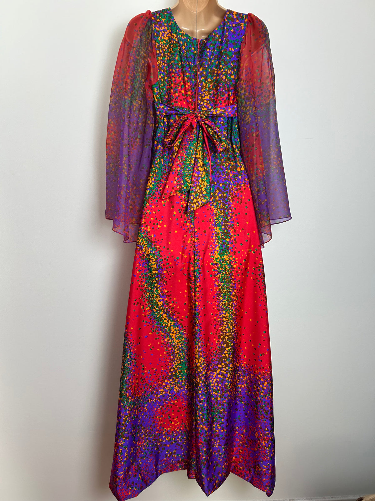 Vintage 1970s VERA MONT PARIS Size 6-8 Red Purple & Green Ditsy Print Long Flared Sleeve Maxi Dress