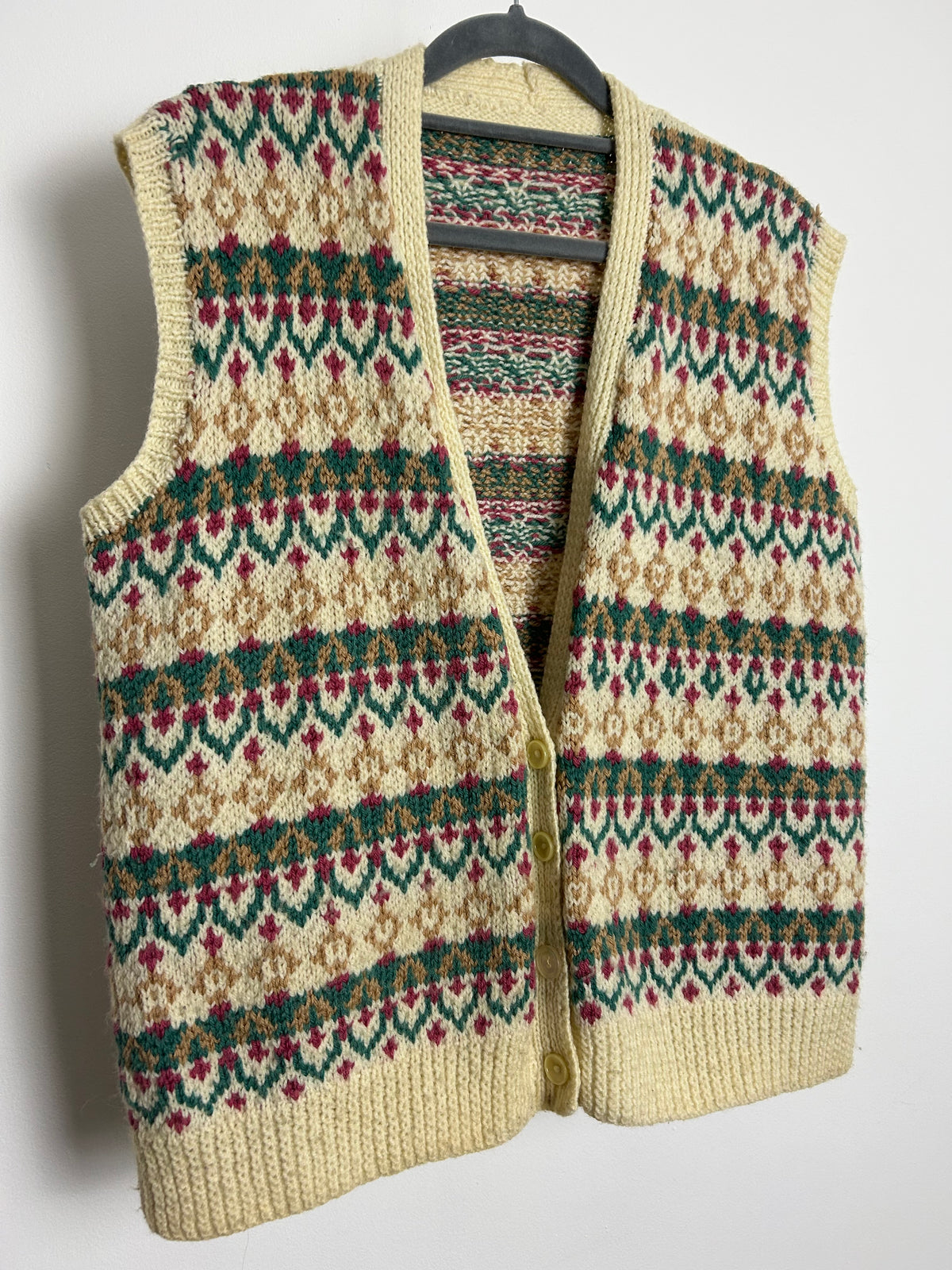 Vintage 1970s Size 12-14 Cream Red Green & Beige Knitted Sleeveless Sweater Vest Waistcoat Cardigan