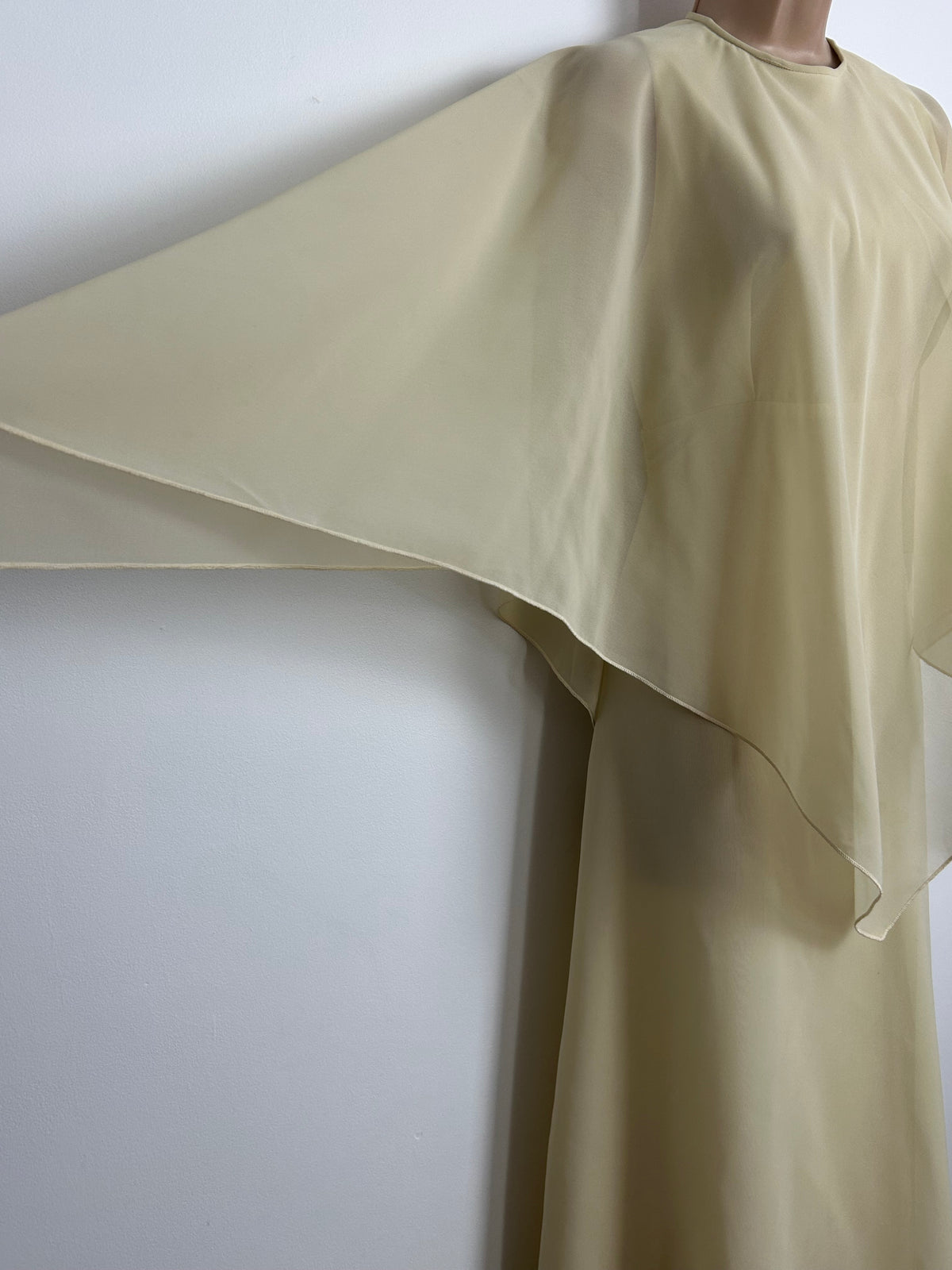 Vintage 1970s Size 8 Beautiful Cream Cape Sleeve Double Layered Boho Summer Occasion Maxi Dress