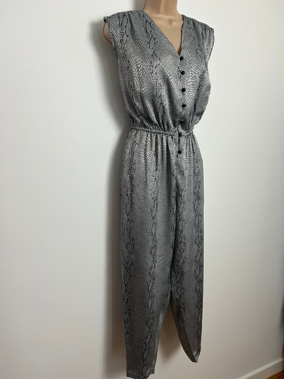 Vintage 1980s Size 8-10 Shimmery Silver & grey Snake Skin Print Cropped Tapered Leg Jumpsuit