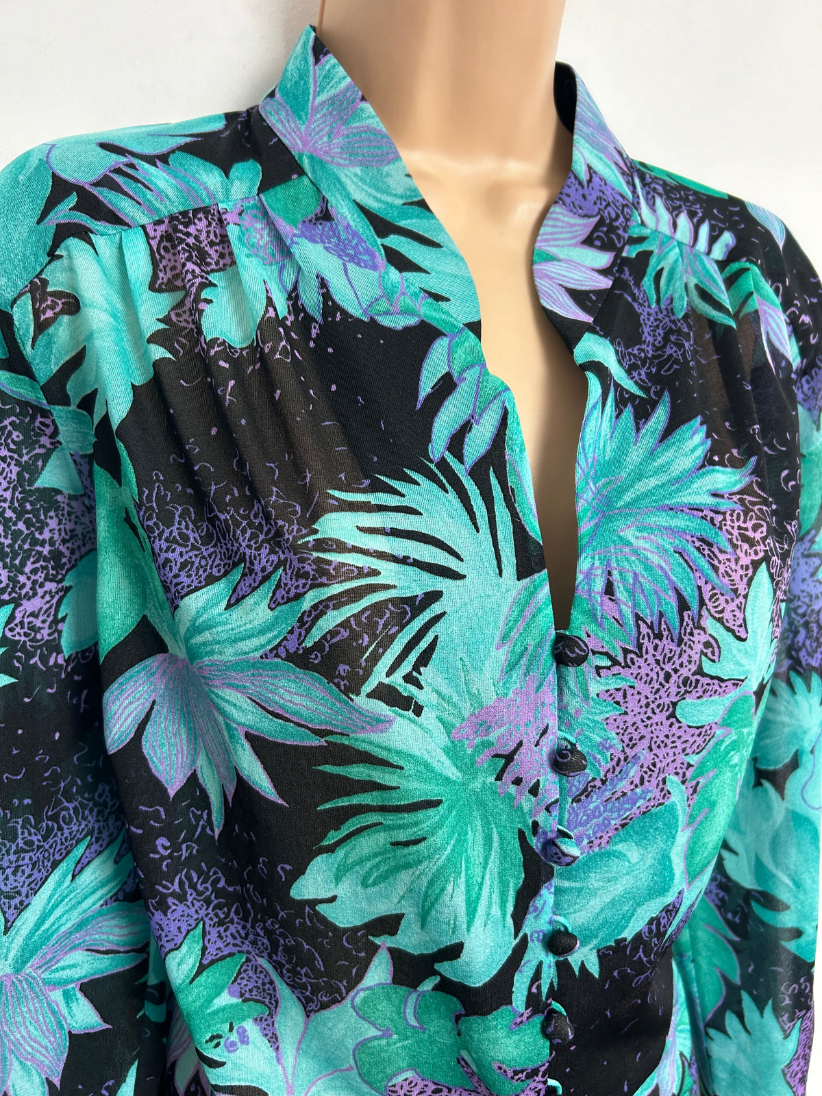 Vintage Early 1980s VON GASSLER UK Size 16 Black & Green Tones Leaf Print Long Sleeve Blouse