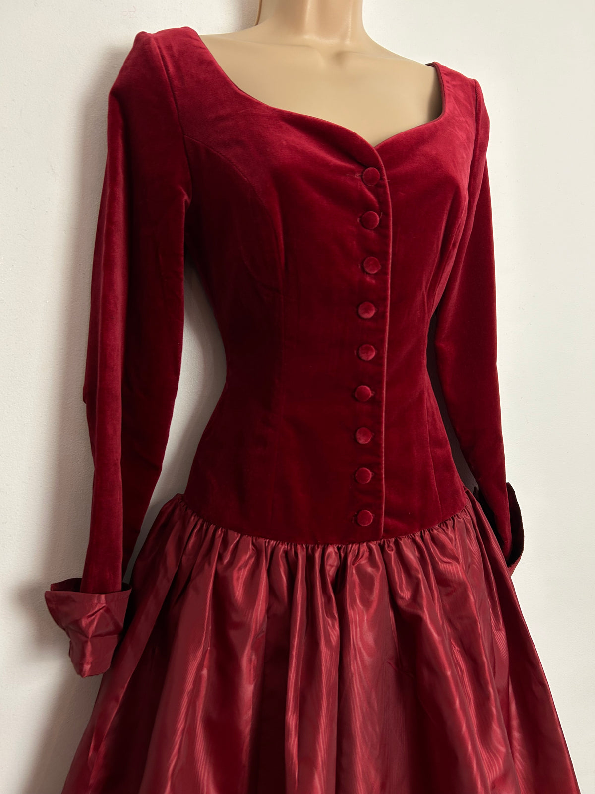 Vintage 1980s LAURA ASHLEY UK Size 6/8 (UK Size 10 On Label) Red Velvet & Moire Acetate Xmas Party Prom Dress