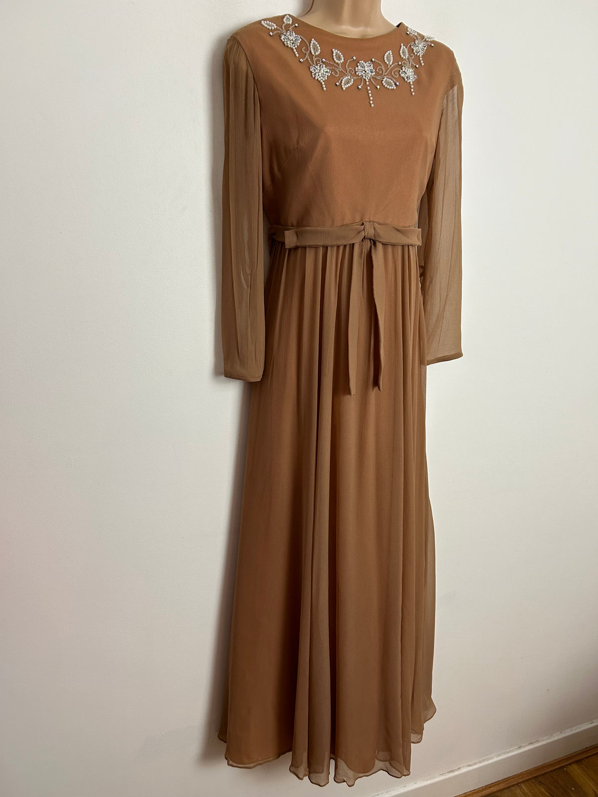 Vintage 1960s RICCI MICHAELS UK Size 10 Beautiful Caramel Silk Crepe Bead Embellished Evening Dress
