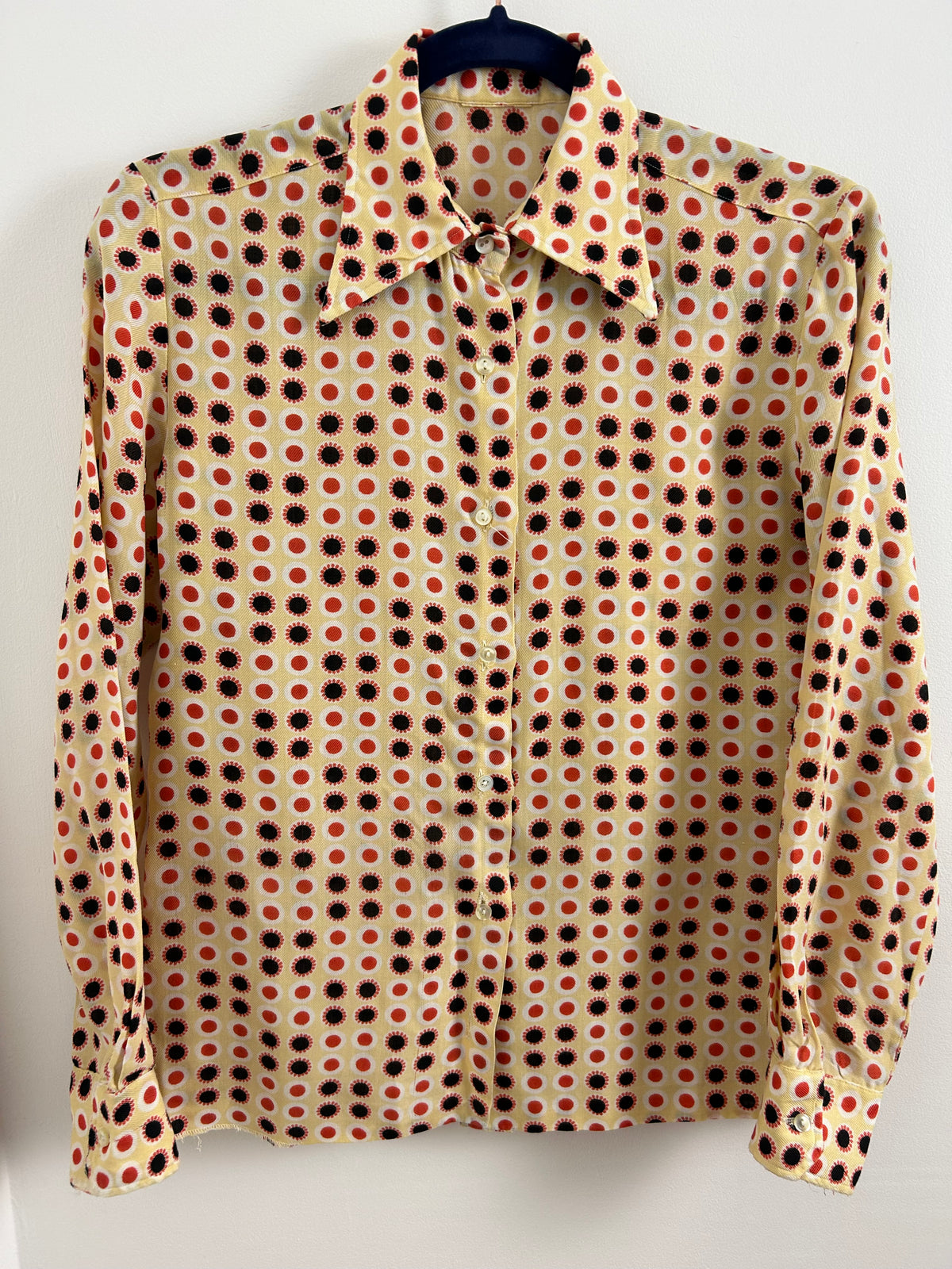 Vintage 1970s Size 12 Beige Red & Black Abstract Circle Print Long Sleeve Collared Shirt