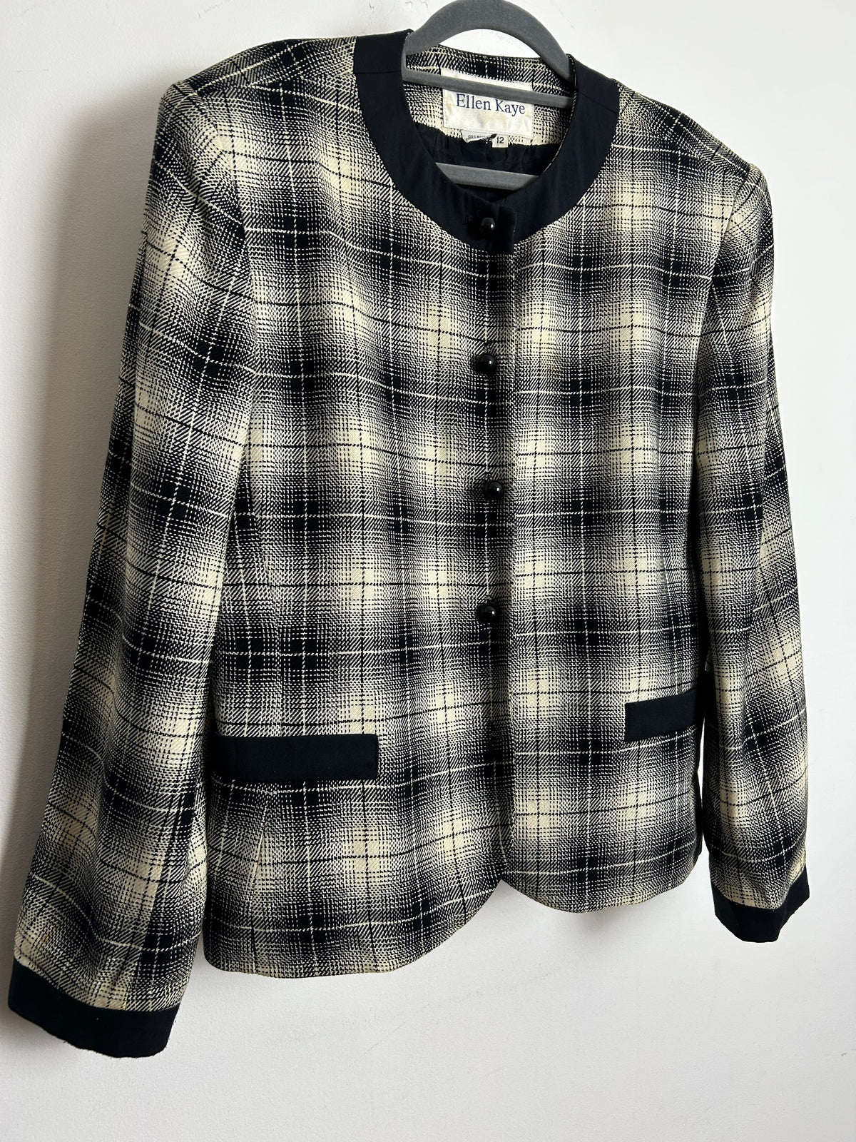 Vintage 1980s ELLEN KAYE Size 12-14 Beige & Black Check Print Collarless Blazer Jacket