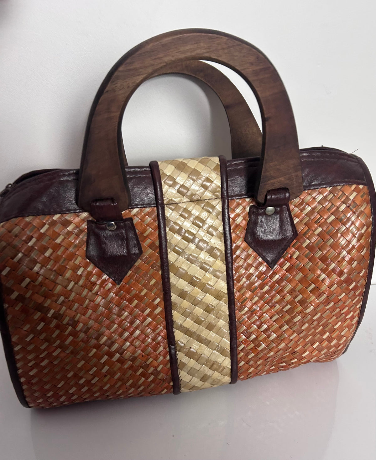 Vintage 90s Large Tan Beige & Brown Rattan Woven Wooden Handled Handbag