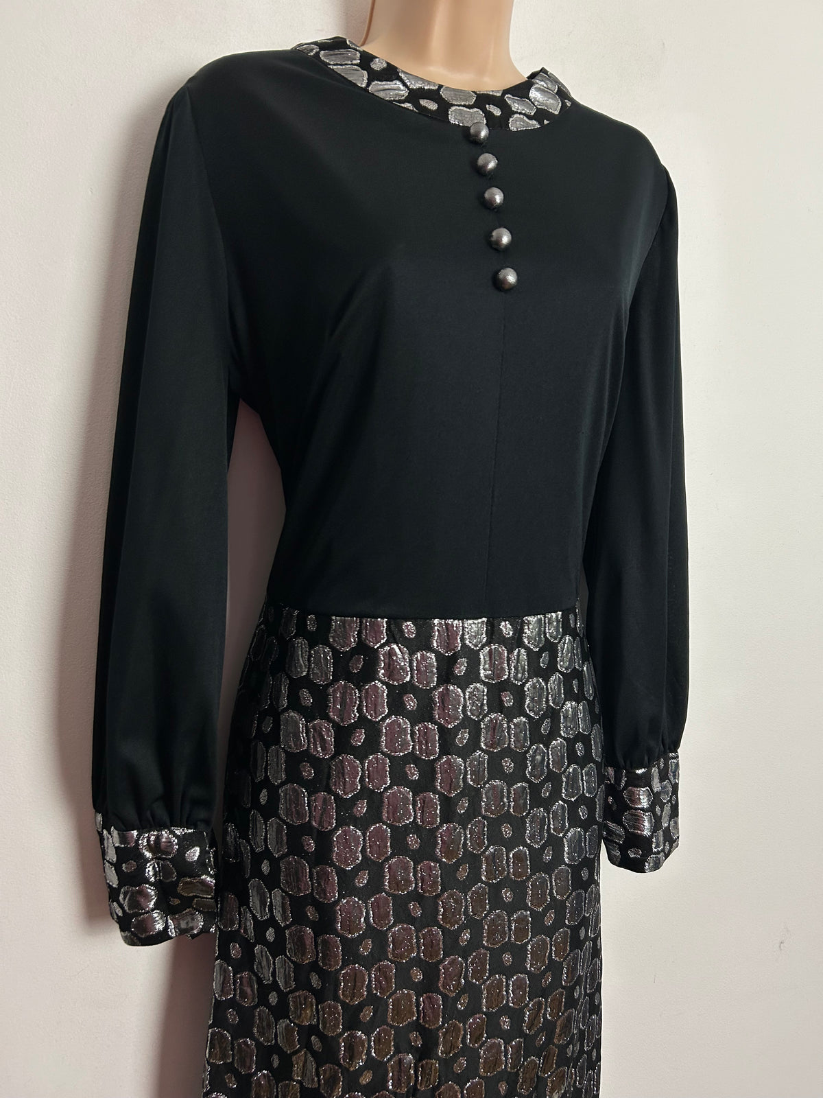 Vintage 1970s MI SIZE UK Size 14-16 Black & Metallic Silver Lurex Abstract Pattern Long Sleeve Occasion Maxi Dress